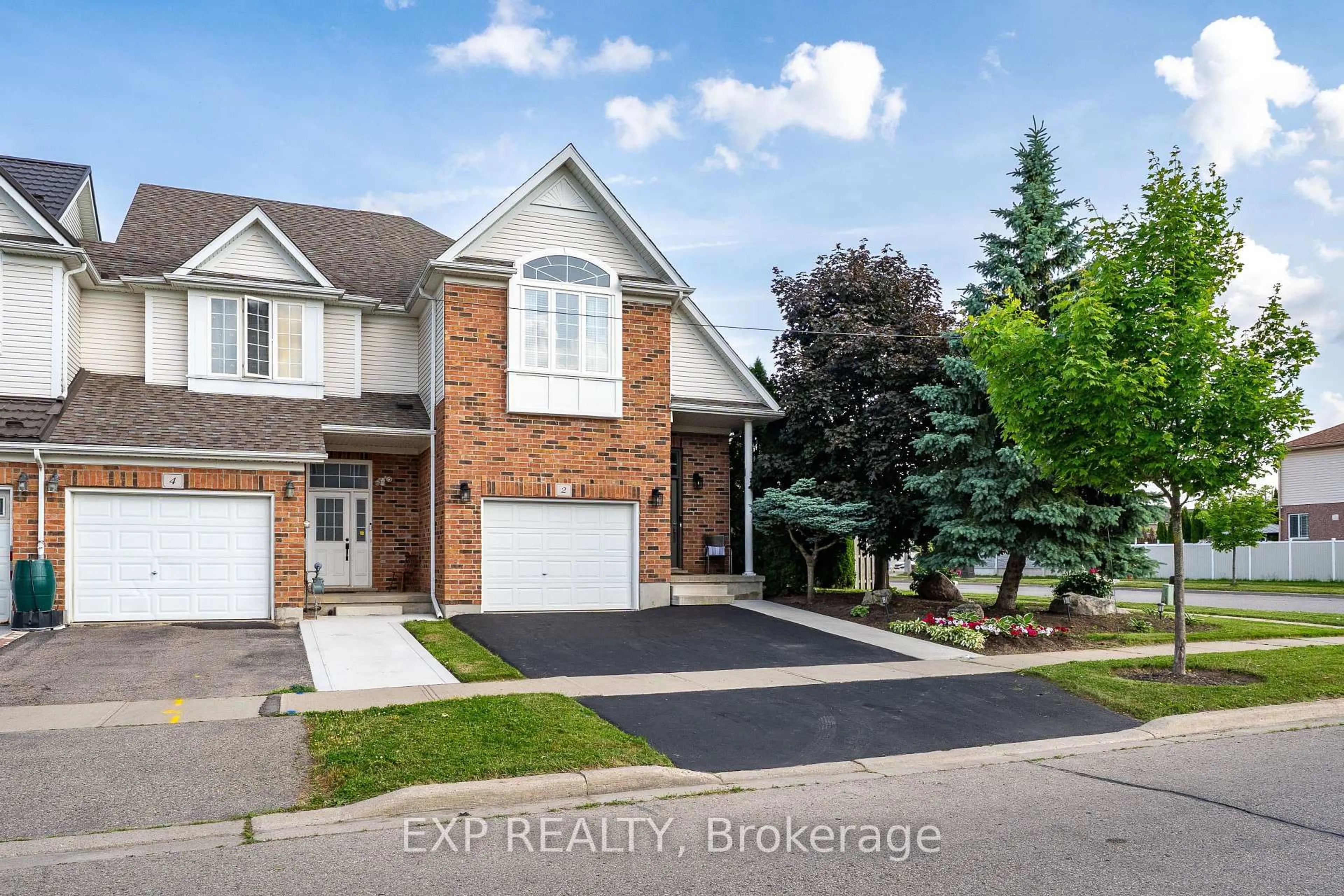 A pic from outside/outdoor area/front of a property/back of a property/a pic from drone, street for 2 Colton Circ, Kitchener Ontario N2A 4J8