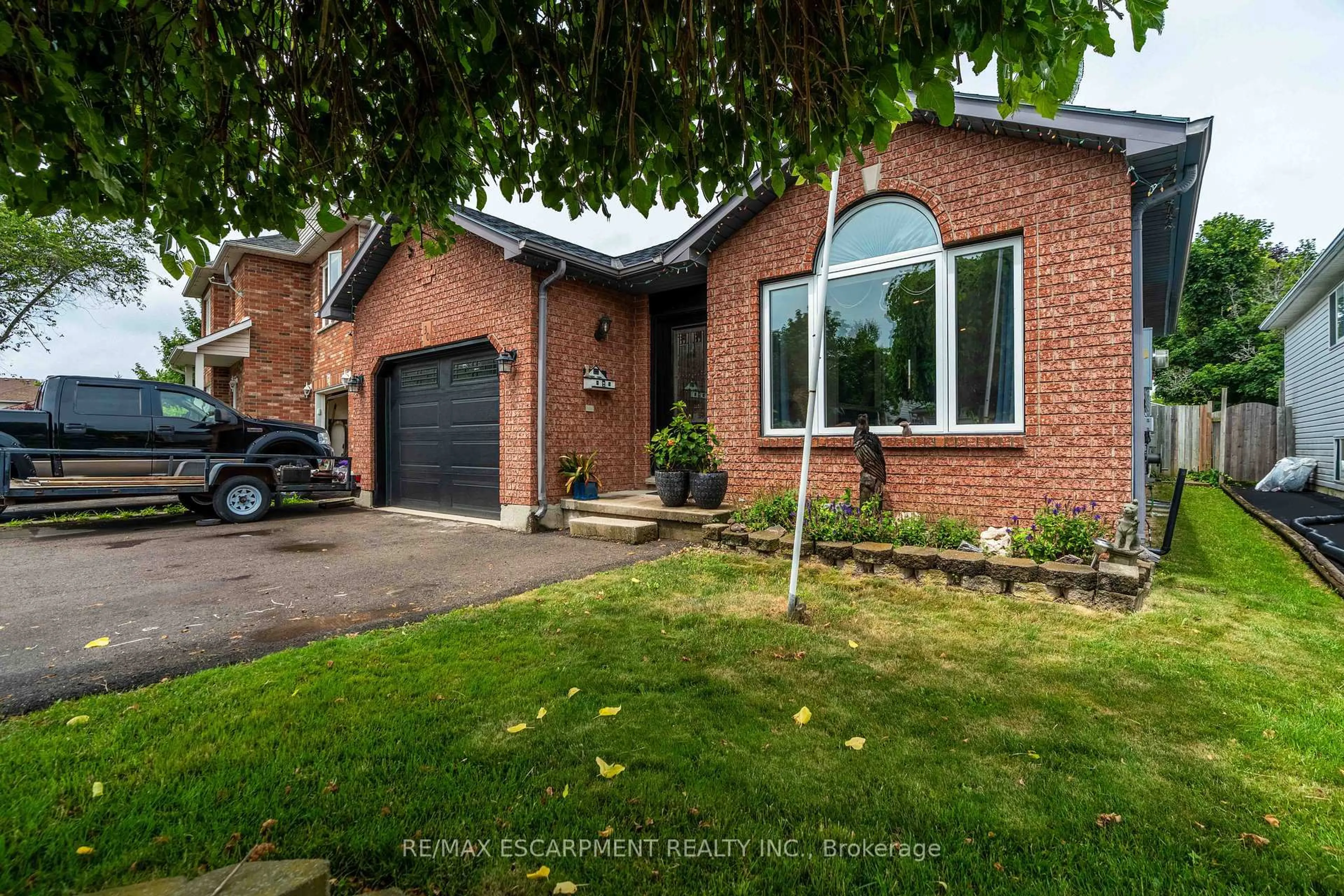 Home with brick exterior material, street for 30 GLENGARY Cres, Haldimand Ontario N3W 2L7