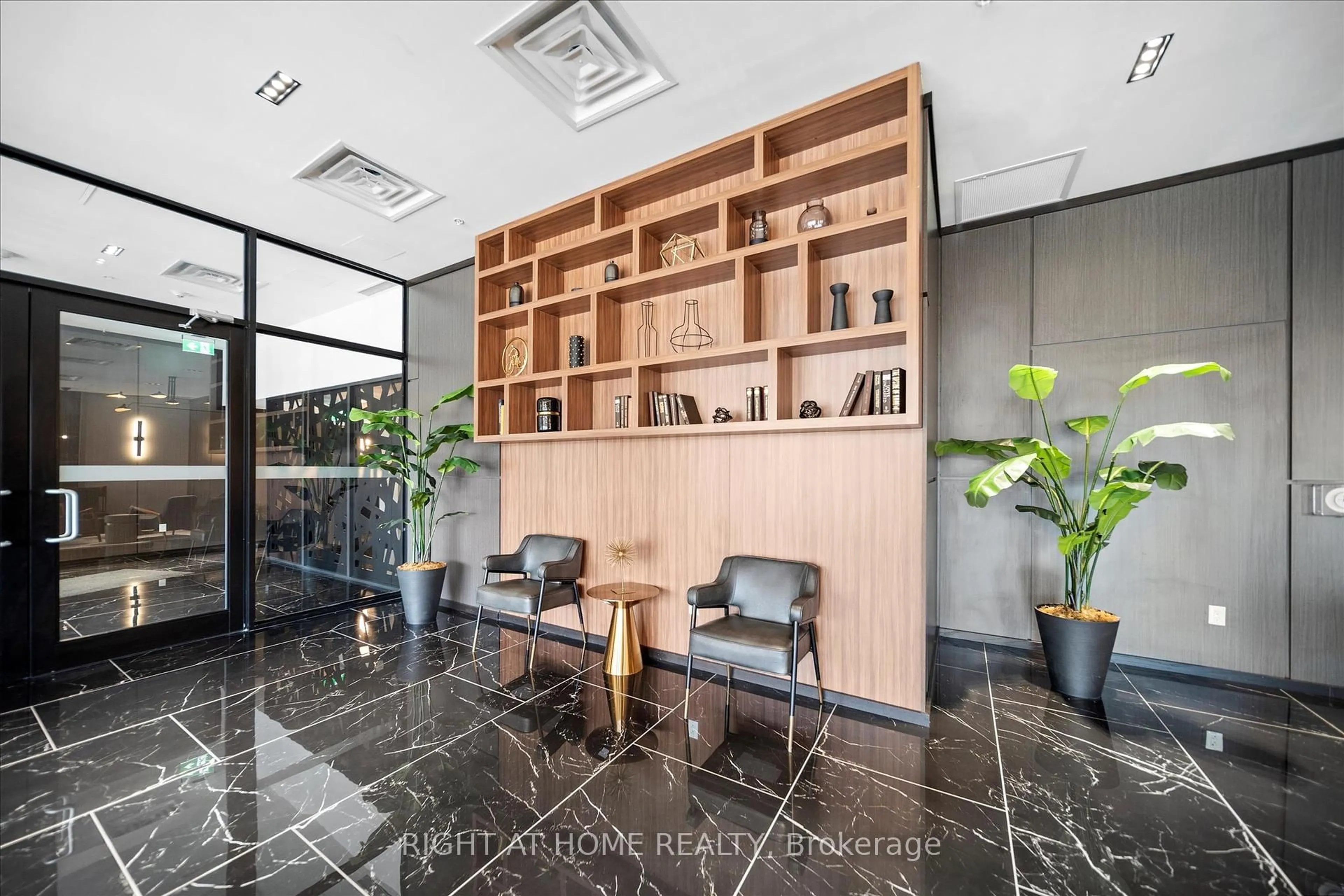 Lobby for 181 King St #806, Waterloo Ontario N2J 0E7