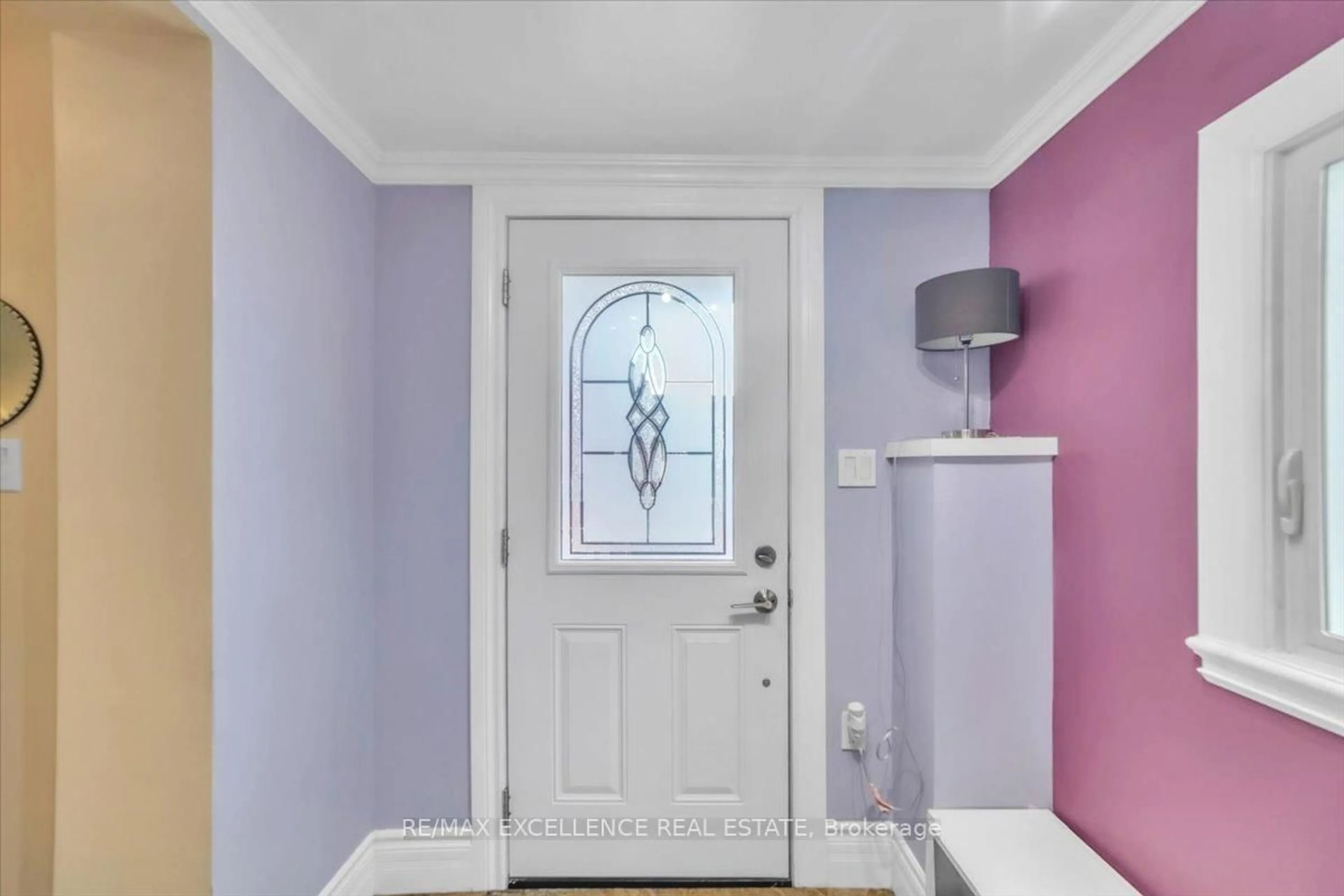 Indoor entryway for 626 Downie St, Peterborough Central Ontario K9H 4K3