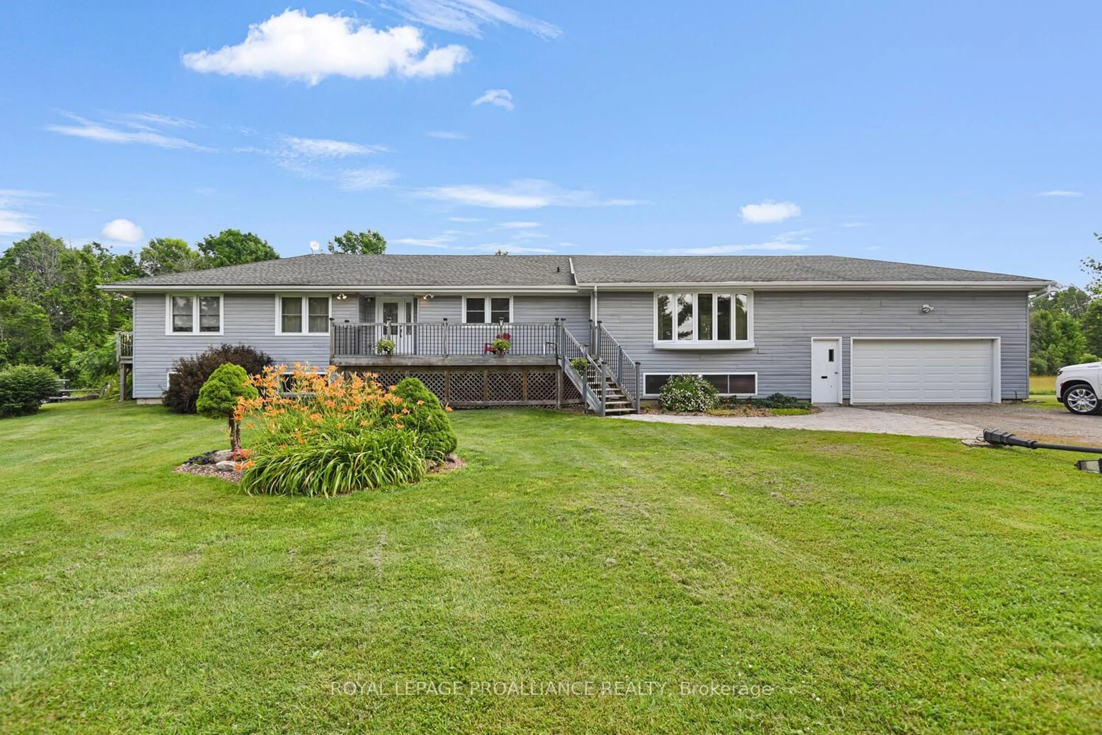 Home with vinyl exterior material, water/lake/river/ocean view for 7079 County Road 44 Rd, Edwardsburgh/Cardinal Ontario K0E 1X0