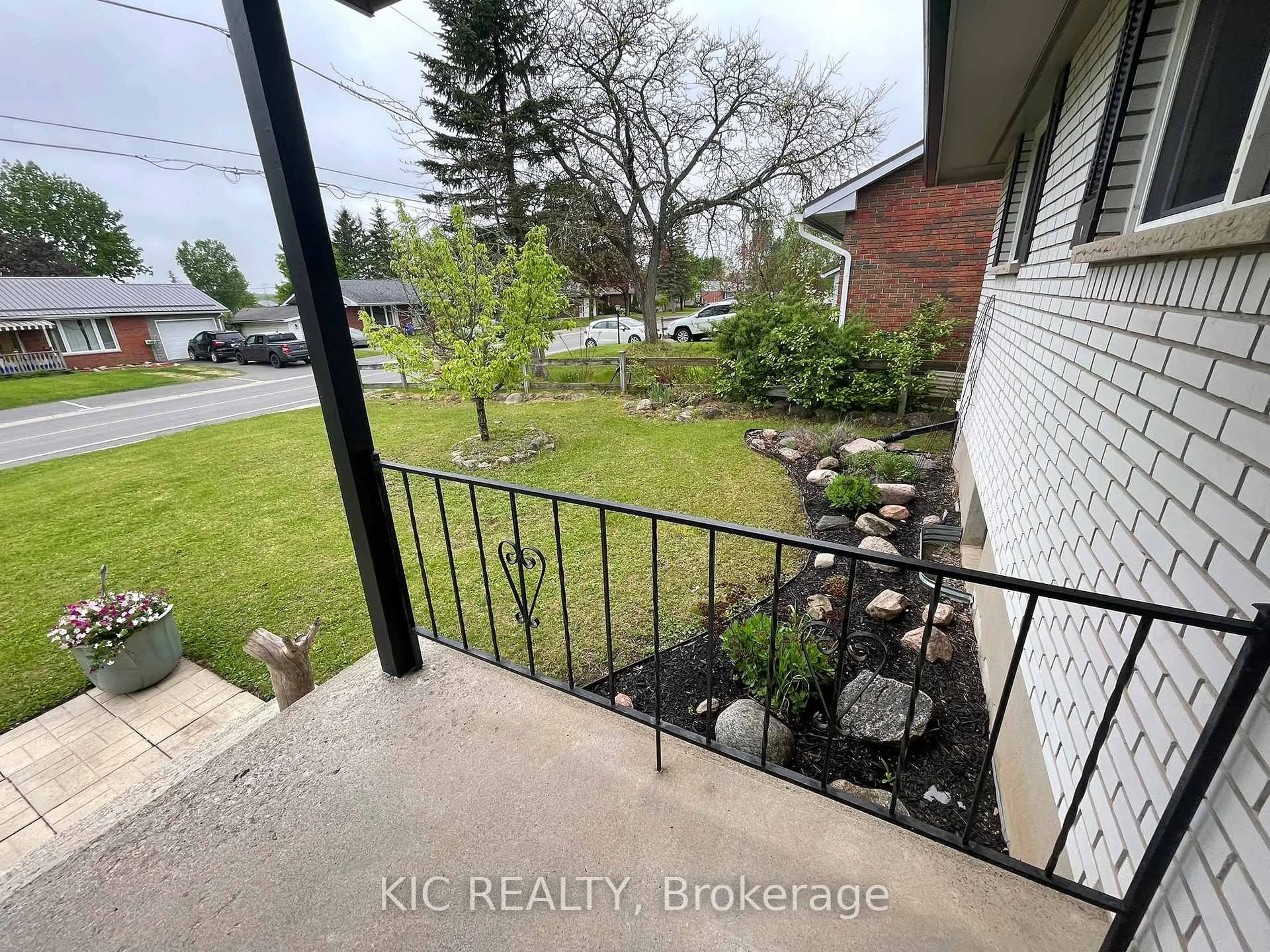 A pic from outside/outdoor area/front of a property/back of a property/a pic from drone, unknown for 11 Mclean Ave, Havelock-Belmont-Methuen Ontario K0L 1Z0