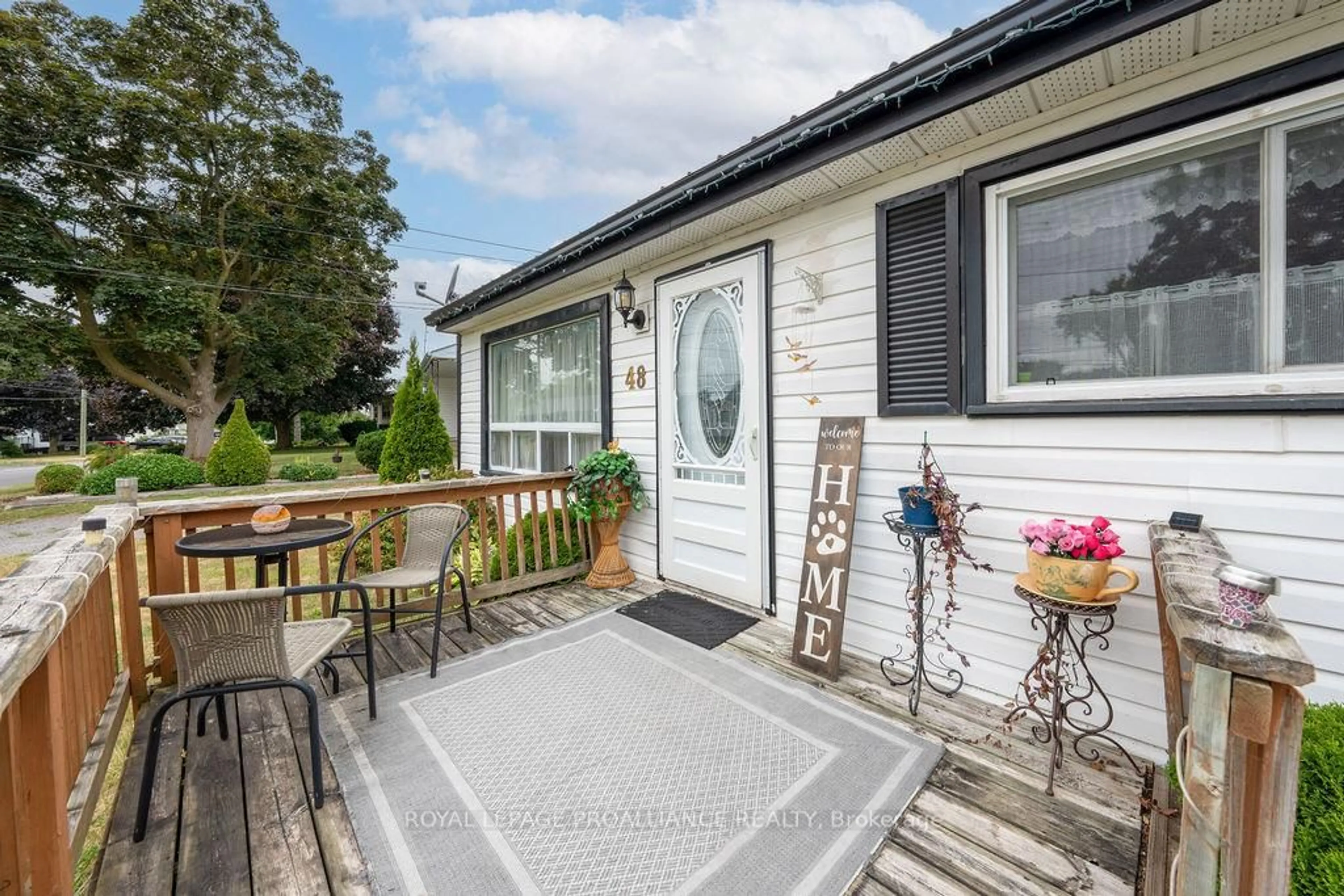 Patio, street for 48 Kidd Ave, Quinte West Ontario K8V 2C7