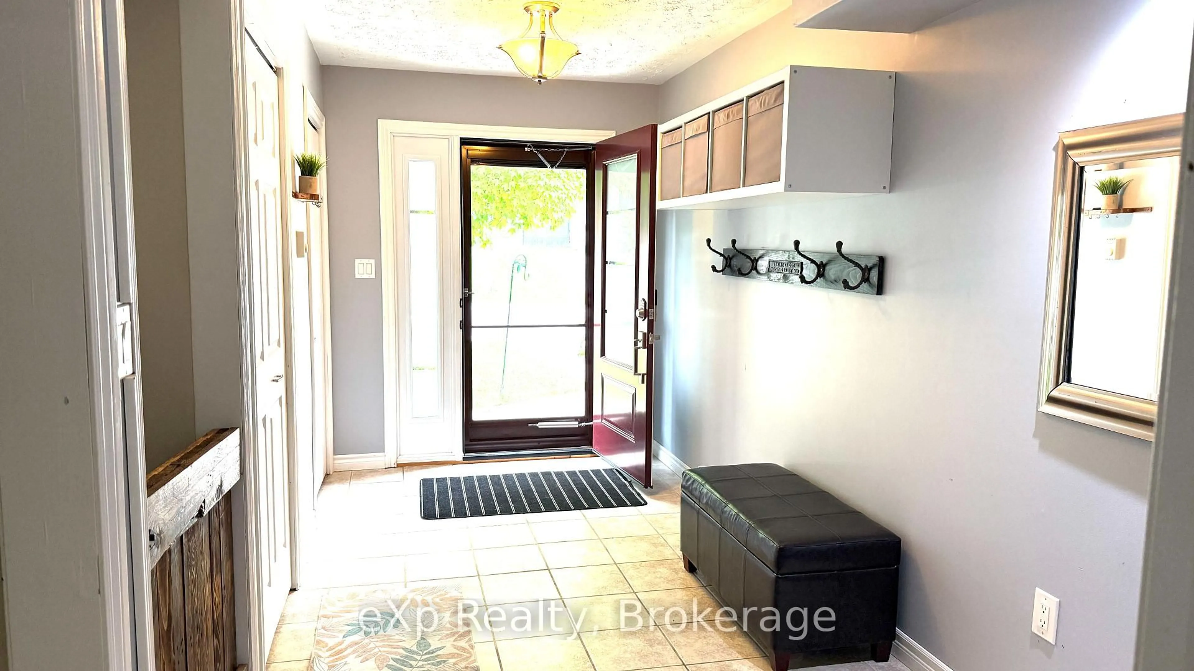 Indoor entryway for 11 George St, Brockton Ontario N0G 2V0