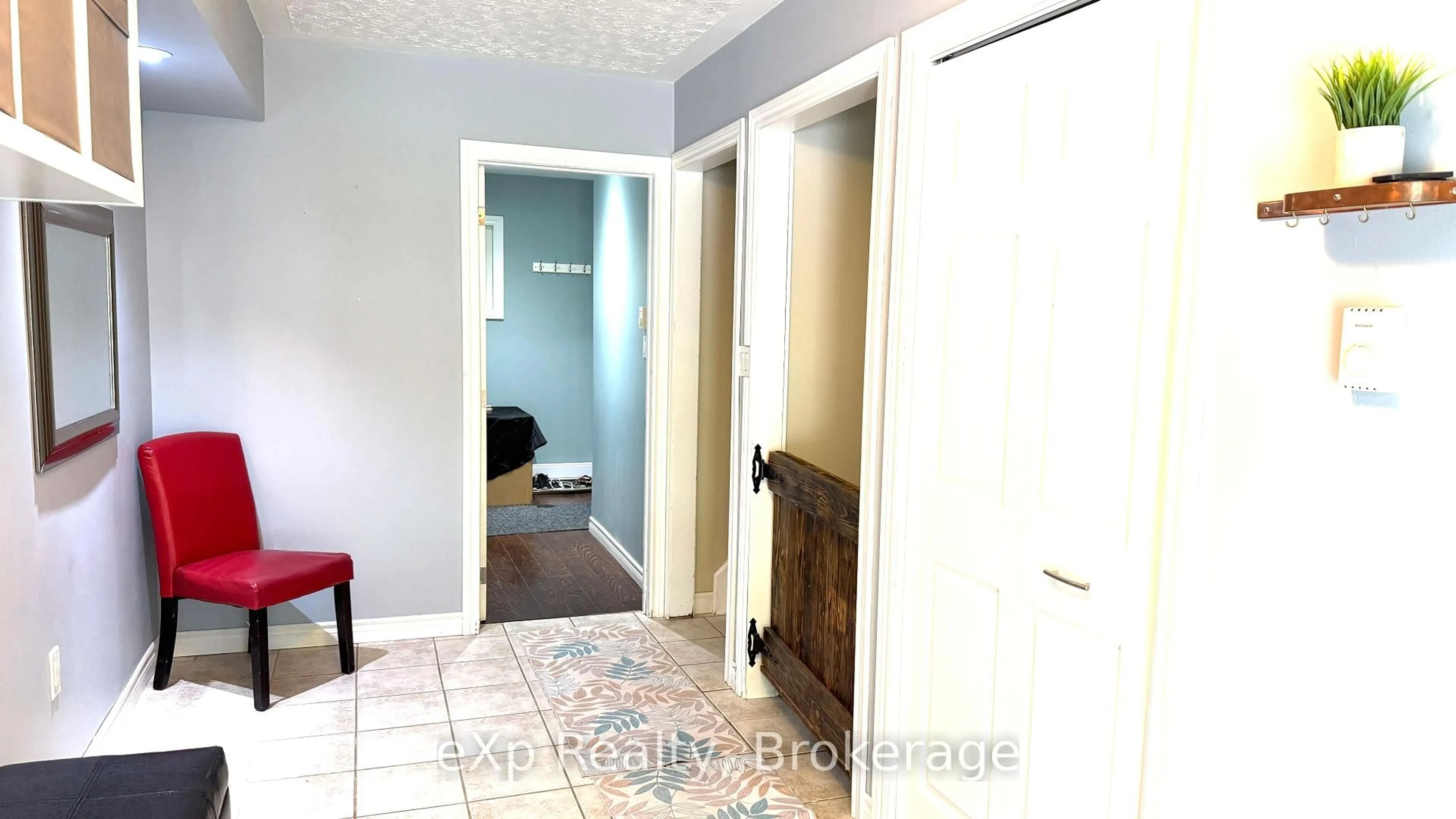 Indoor entryway for 11 George St, Brockton Ontario N0G 2V0