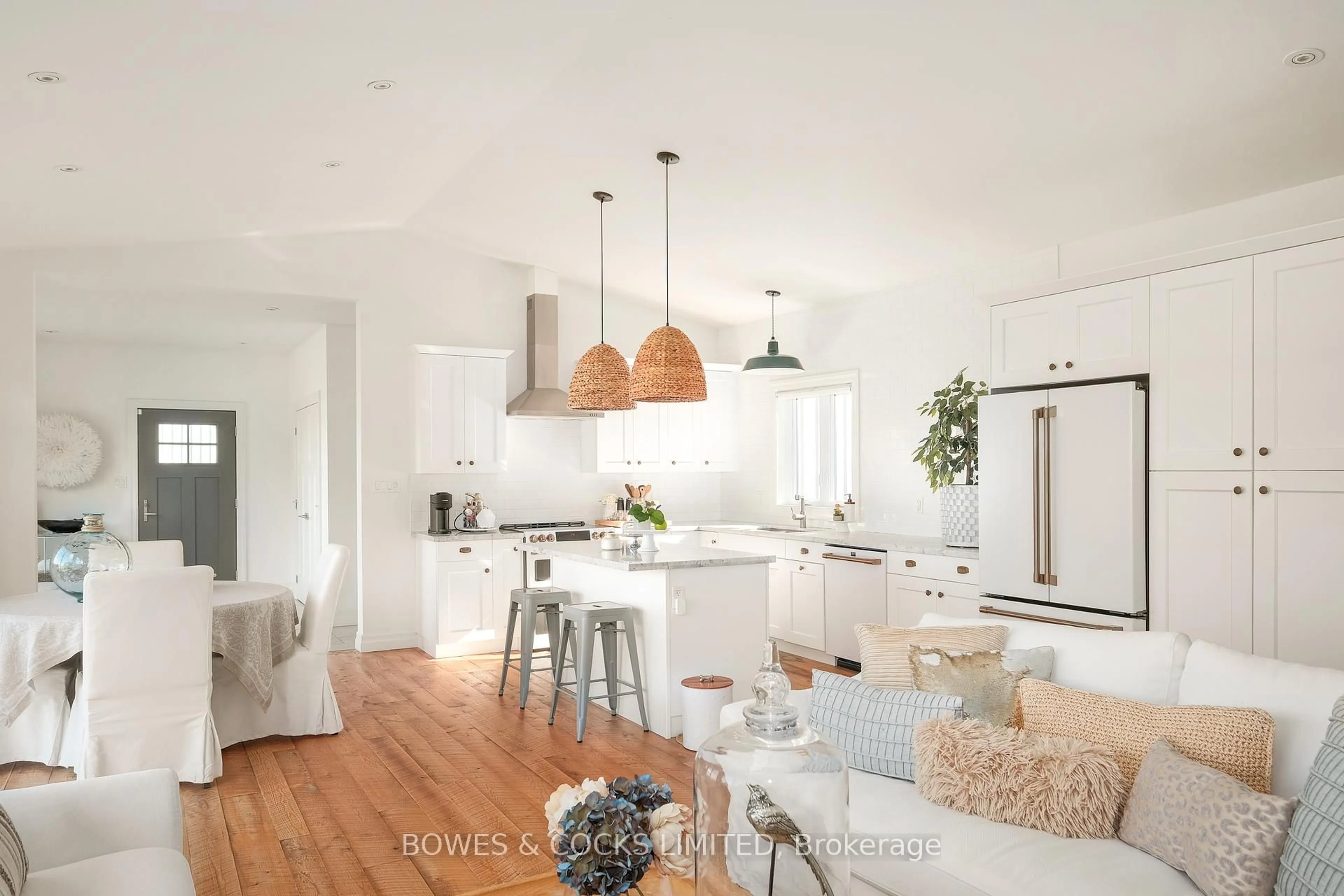Open concept kitchen, unknown for 1009 Serpent Mounds Rd, Otonabee-South Monaghan Ontario K0L 2G0