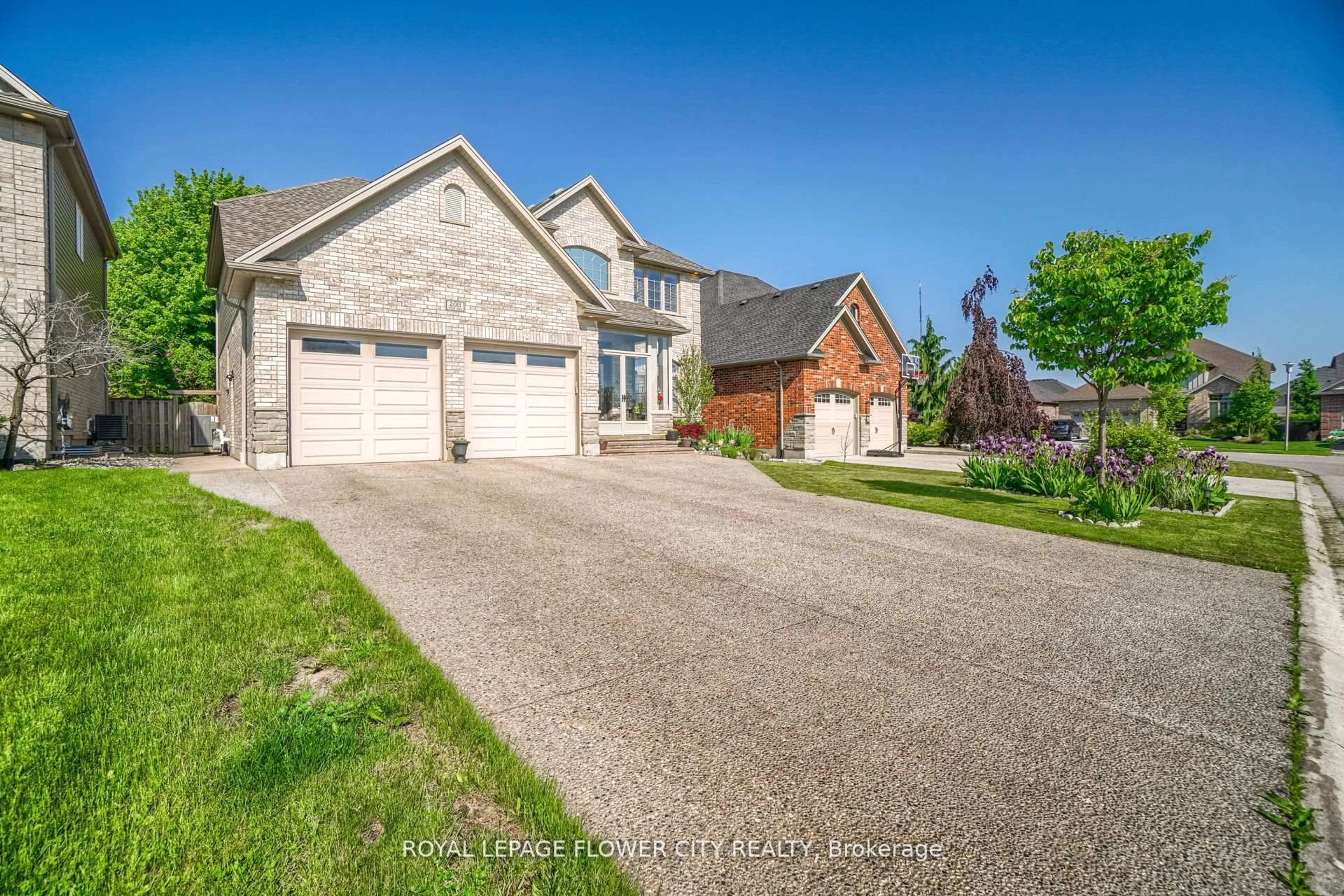 Unknown for 2011 Tyson Walk St, London South Ontario N6K 0C4