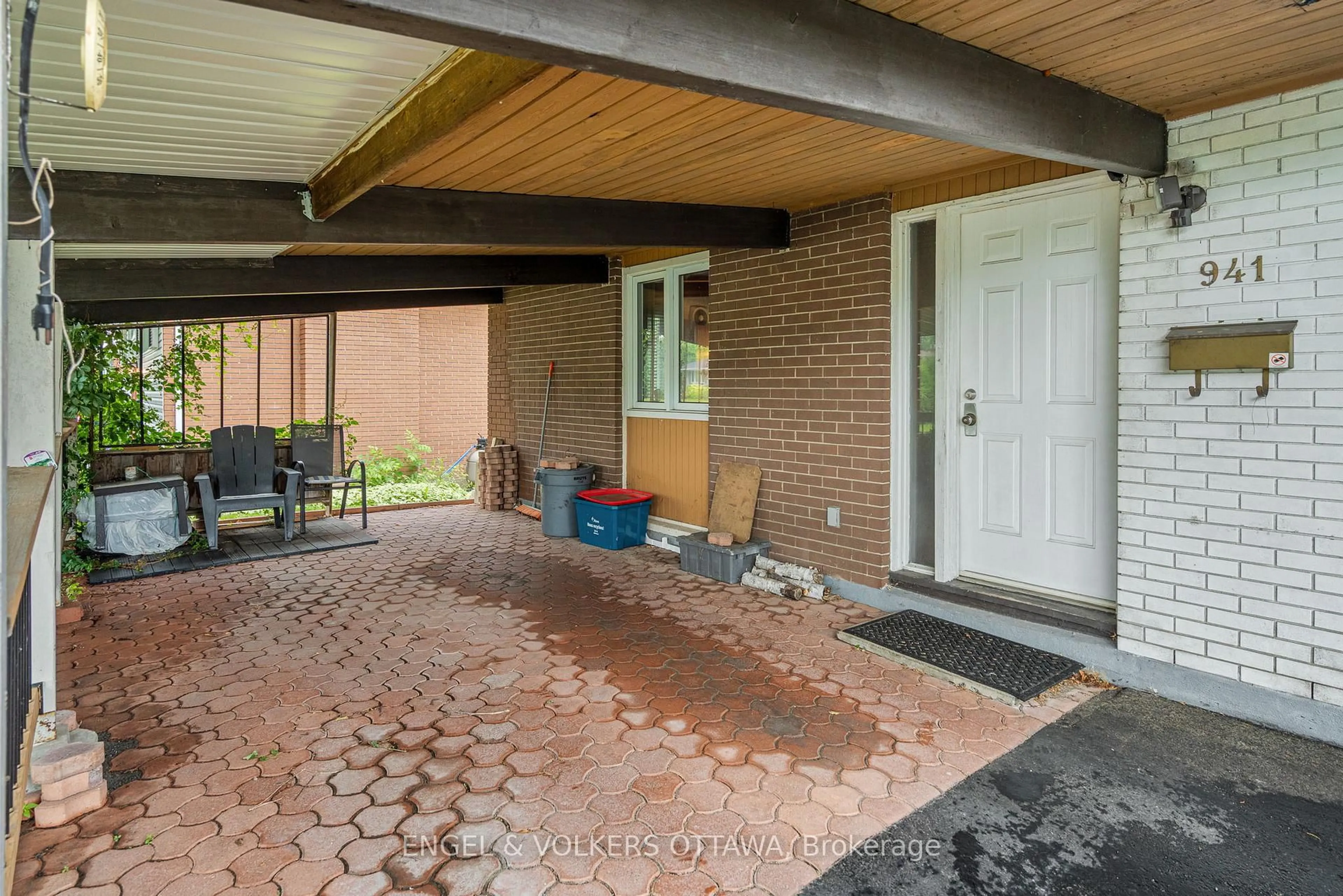 Unknown for 941 Cromwell Dr, Ottawa Ontario K1V 6K3
