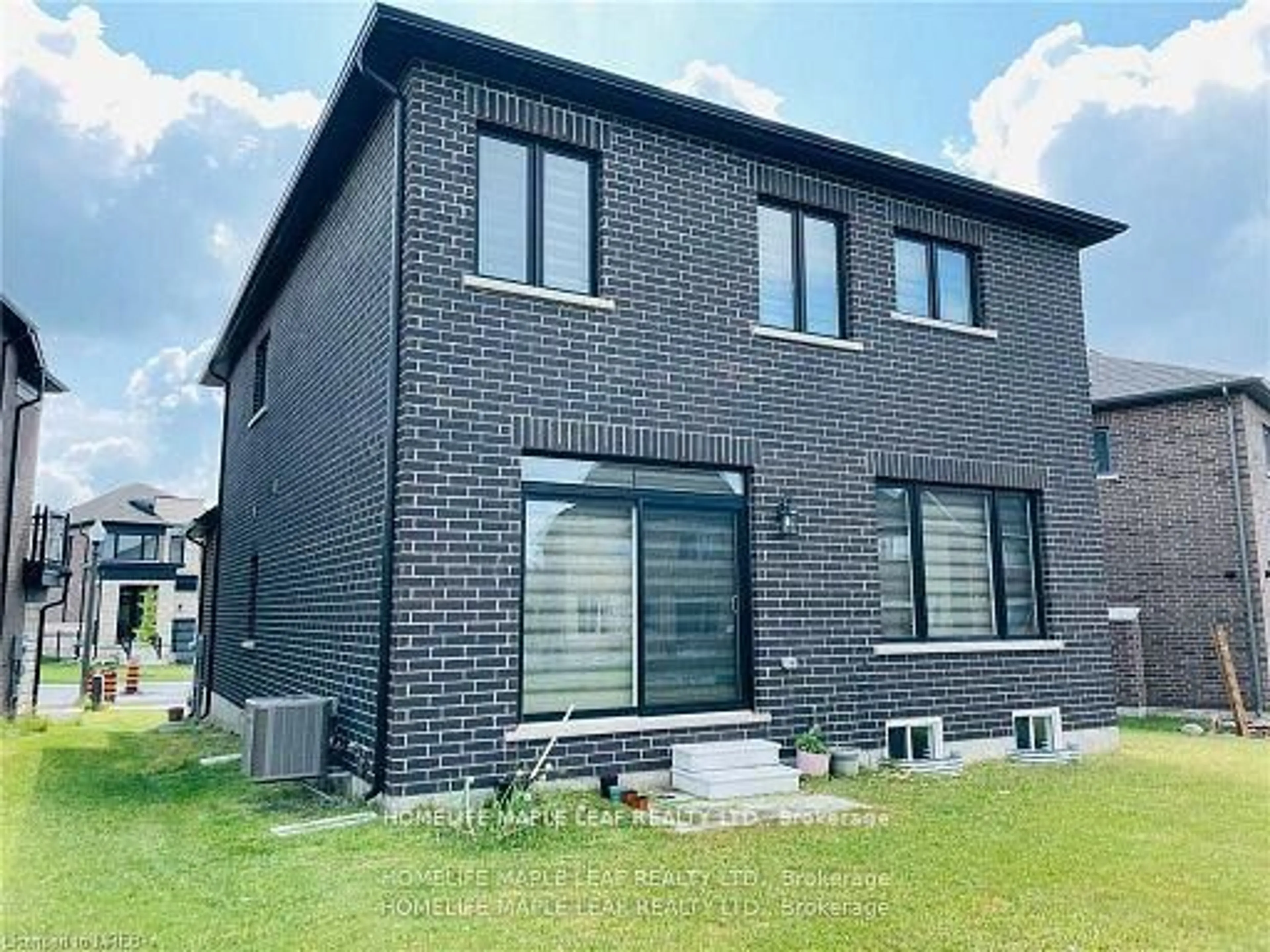 Home with brick exterior material, building for 117 Silverwood Cres, Woodstock Ontario N4T 0M6