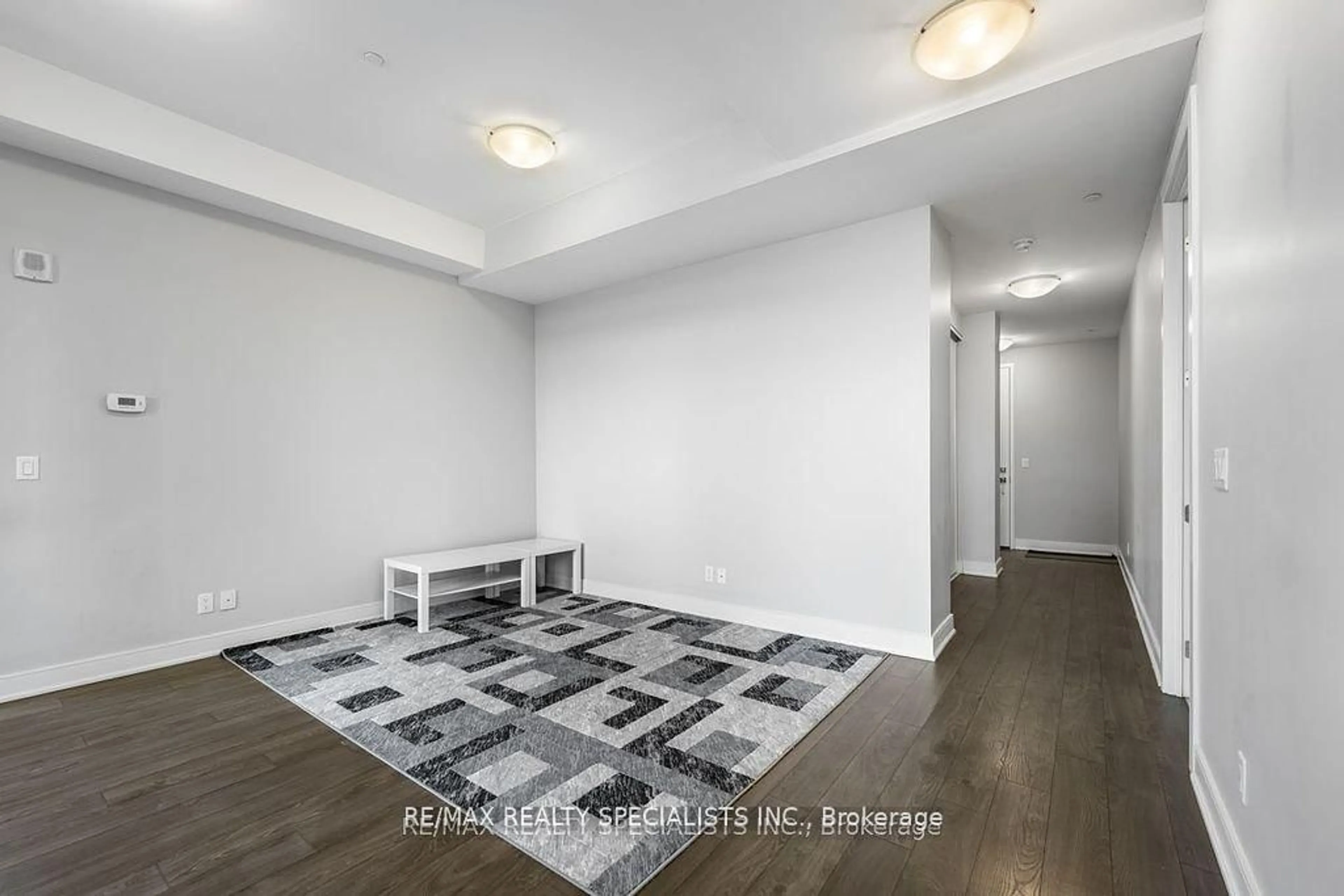 A pic of a room for 150 Main St #503, Hamilton Ontario L8P 1H8