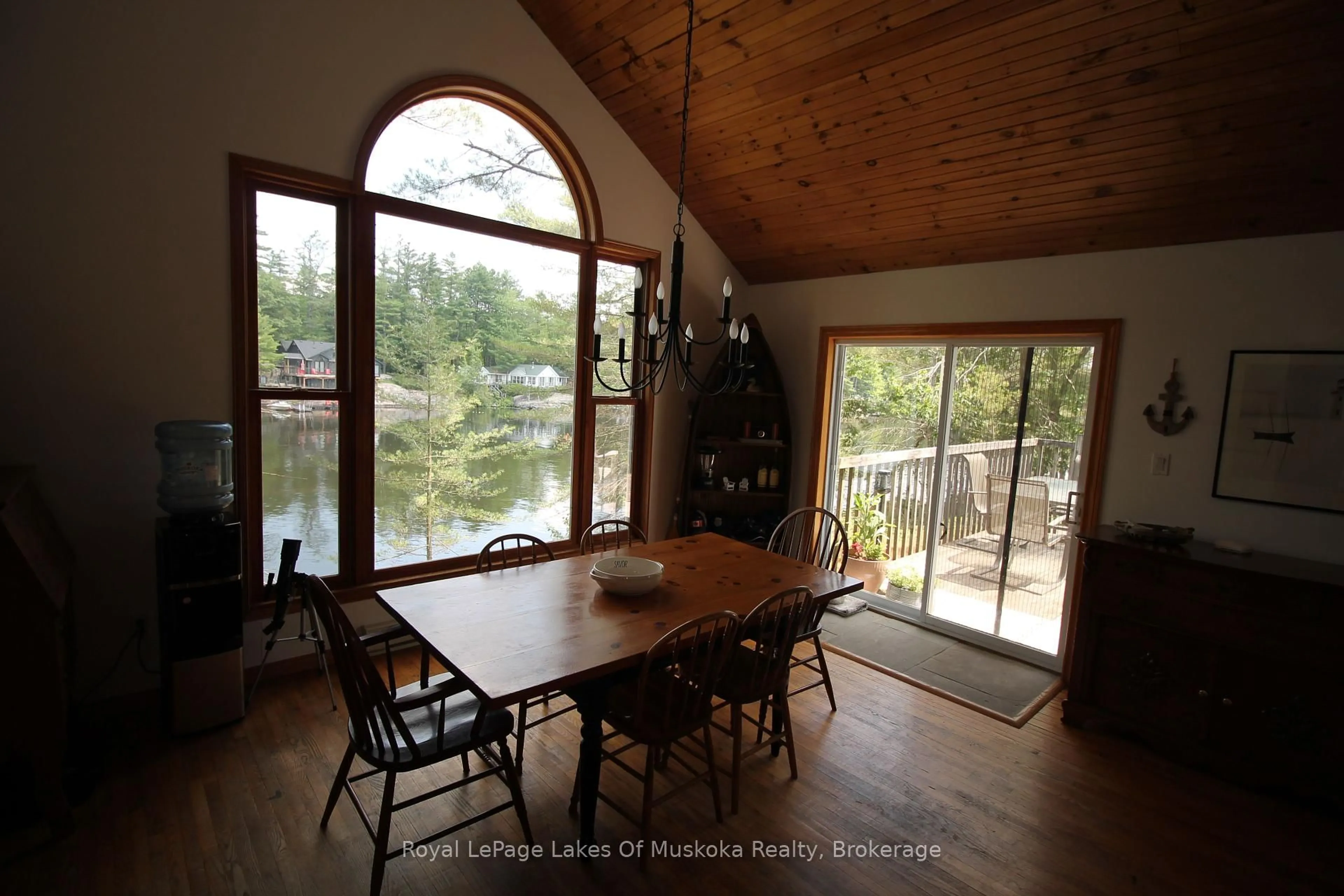 Dining room, wood/laminate floor for 1 3LN Berkinshaw Island, Gravenhurst Ontario P1P 1R2