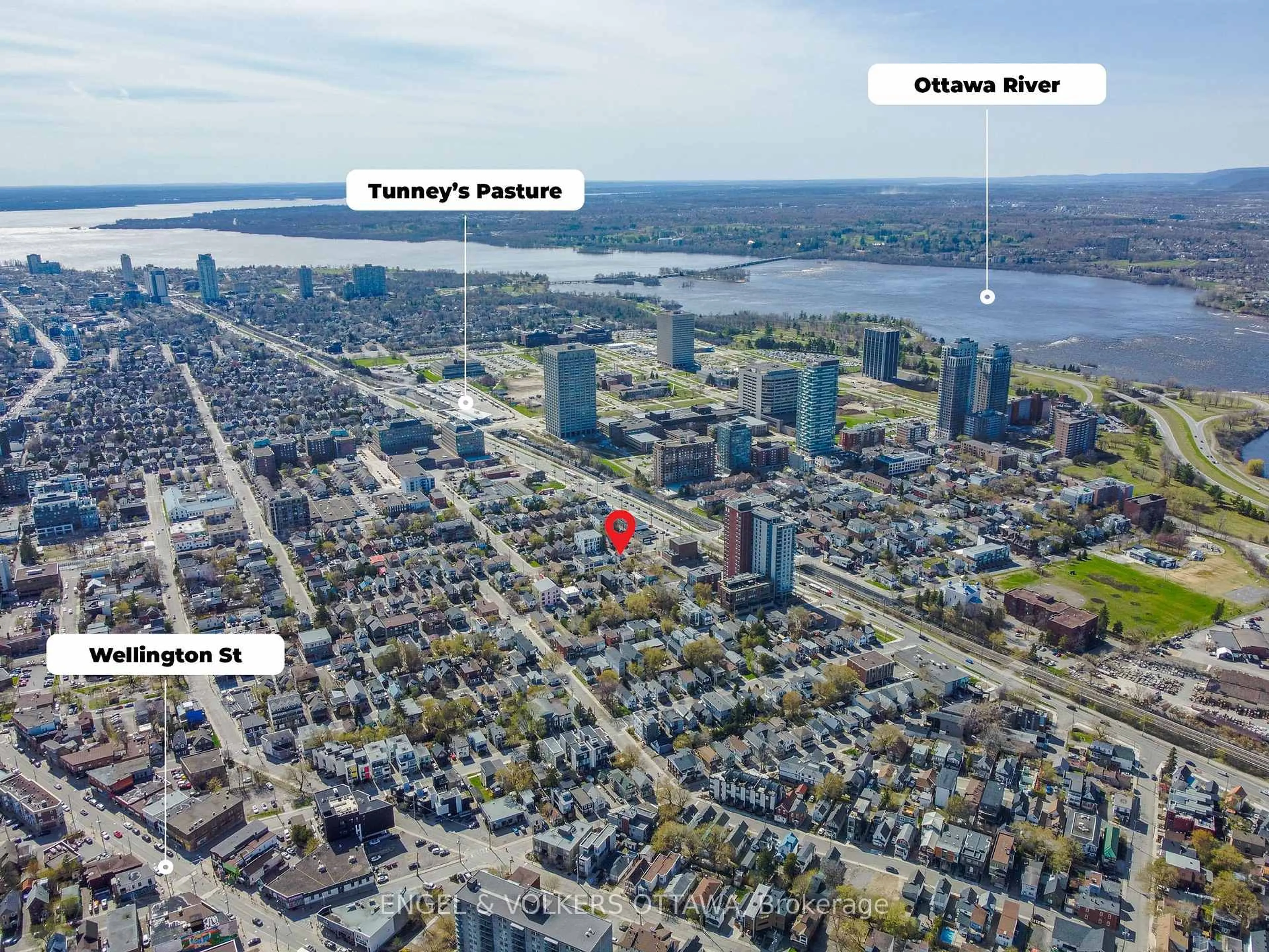 A pic from outside/outdoor area/front of a property/back of a property/a pic from drone, water/lake/river/ocean view for 243-245 Hinchey Ave, Ottawa Ontario K1Y 1L9