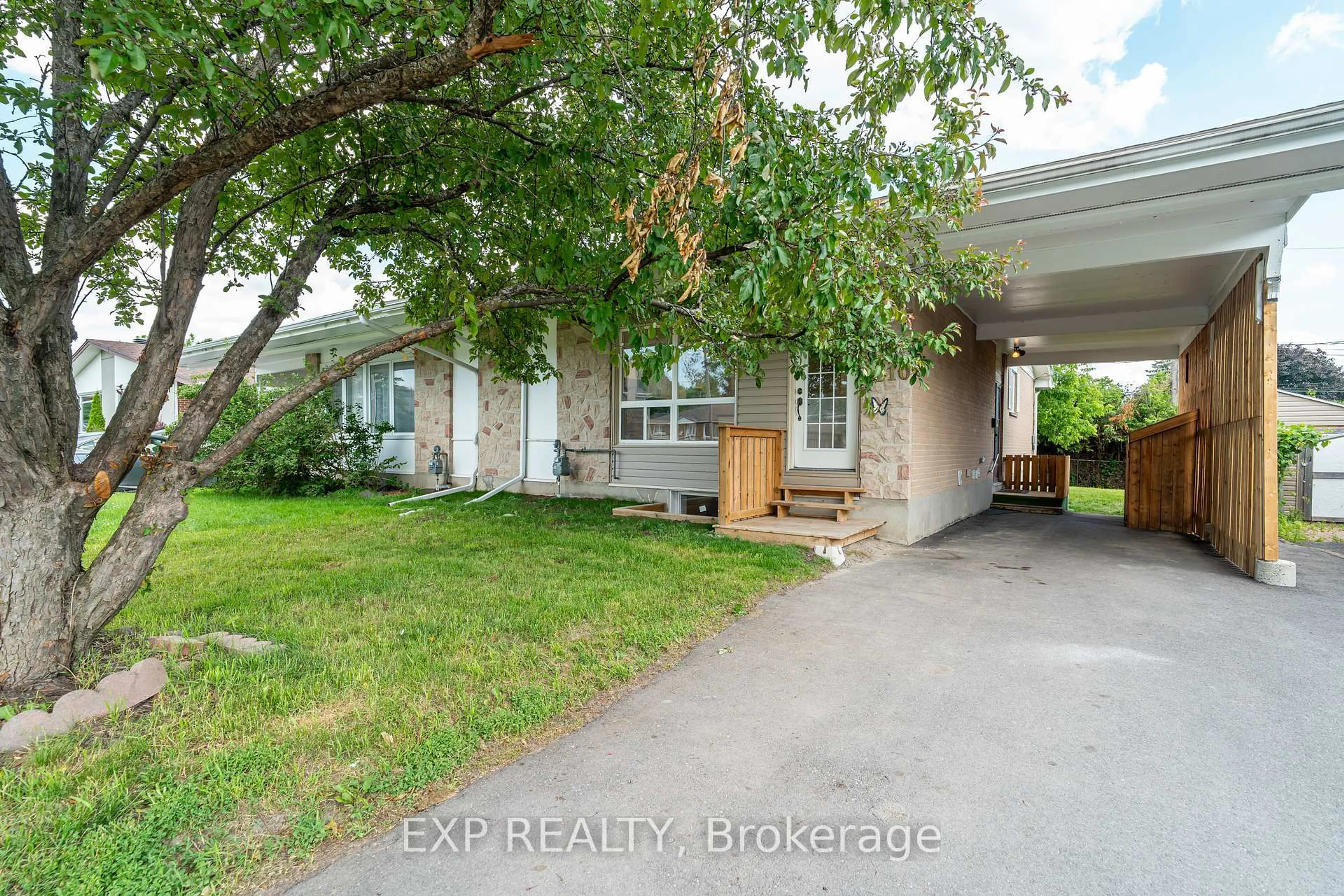 Unknown for 110 Fieldrow St, Ottawa Ontario K2G 2Y9