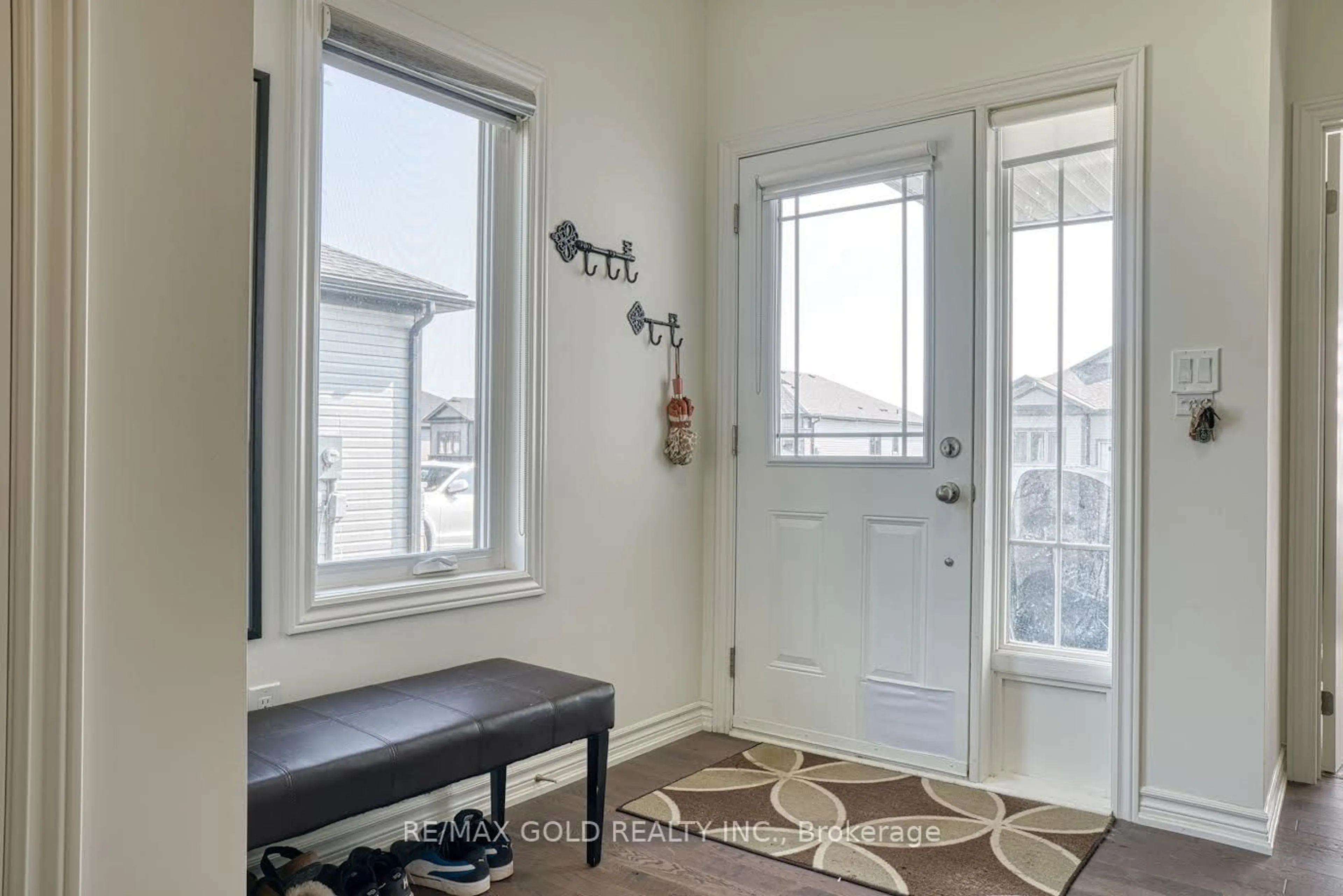 Indoor entryway for 166 ELLEN St, North Perth Ontario N0G 1B0