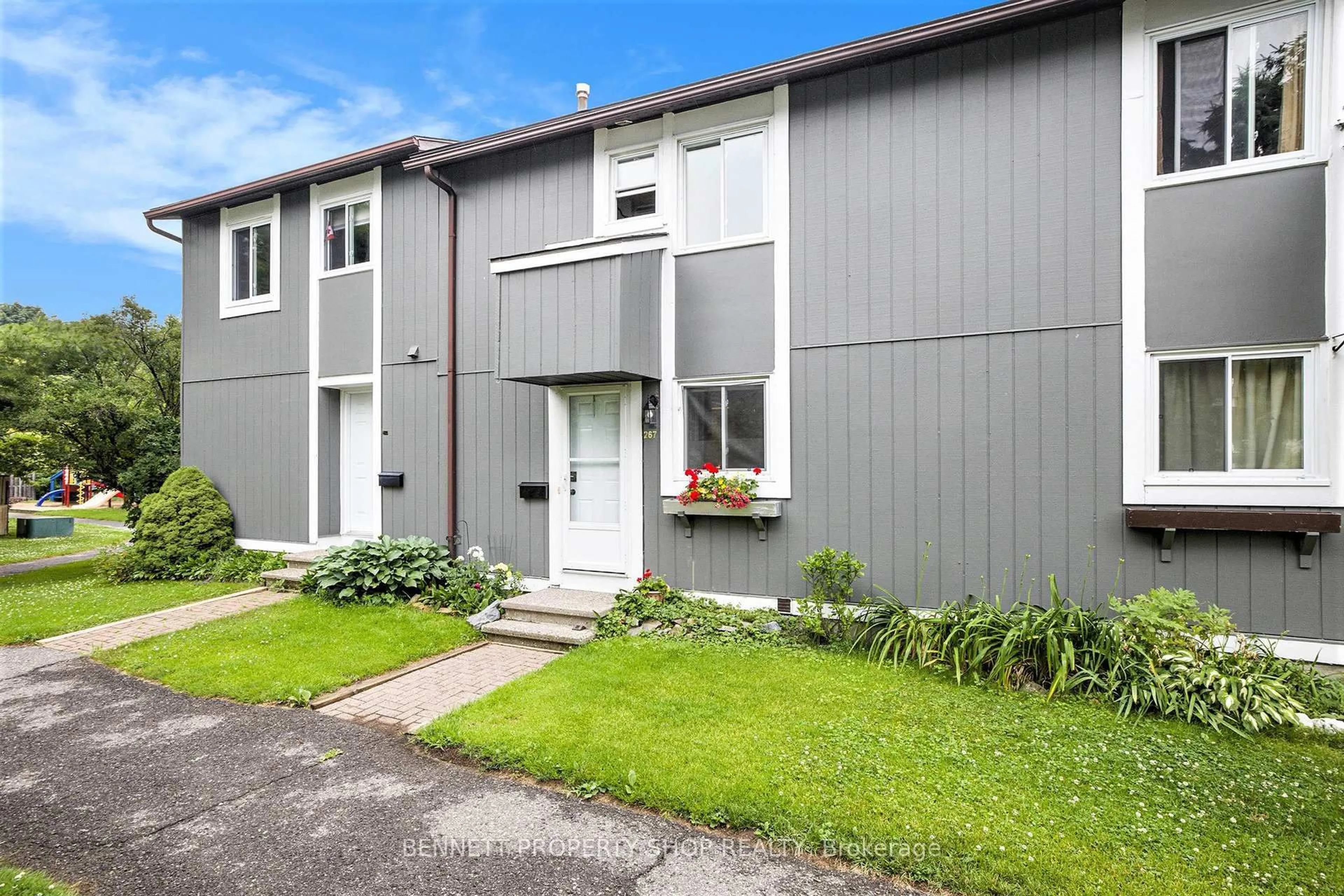 Unknown for 267 Thistledown Crt #44, Ottawa Ontario K2J 1N2