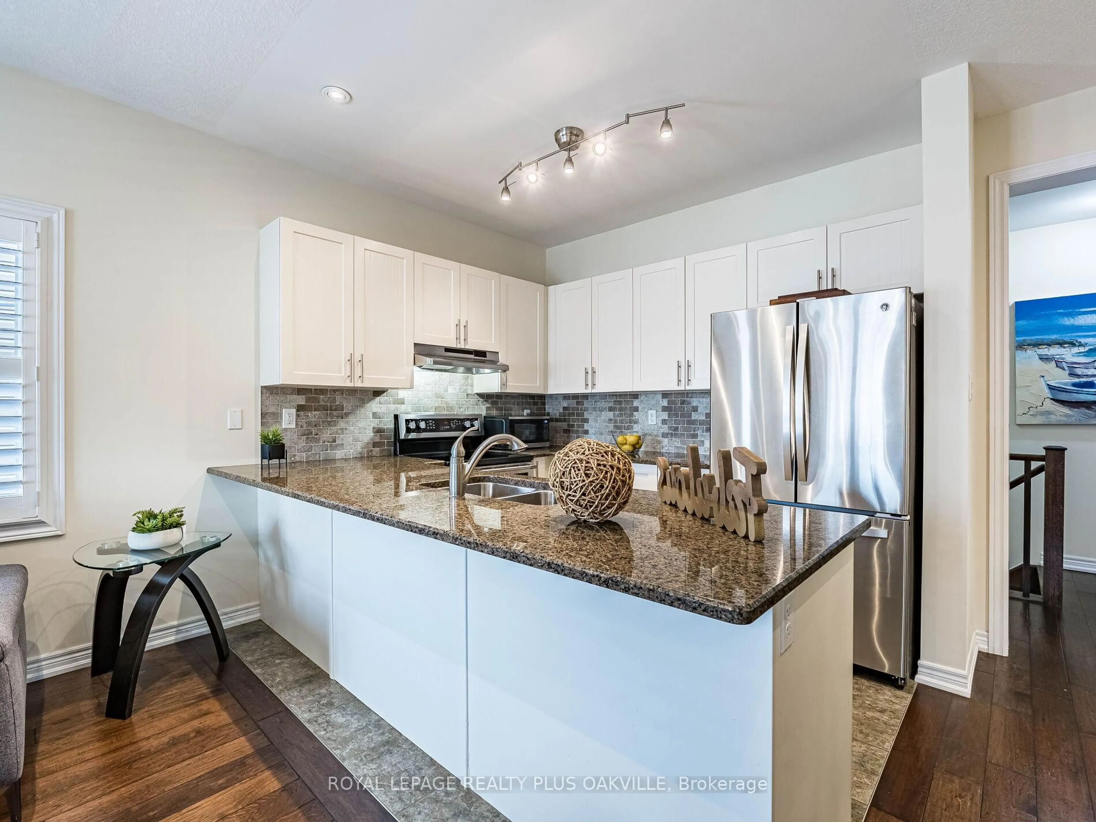 Open concept kitchen, unknown for 54 Nisbet Blvd #12, Hamilton Ontario L8B 0Y3