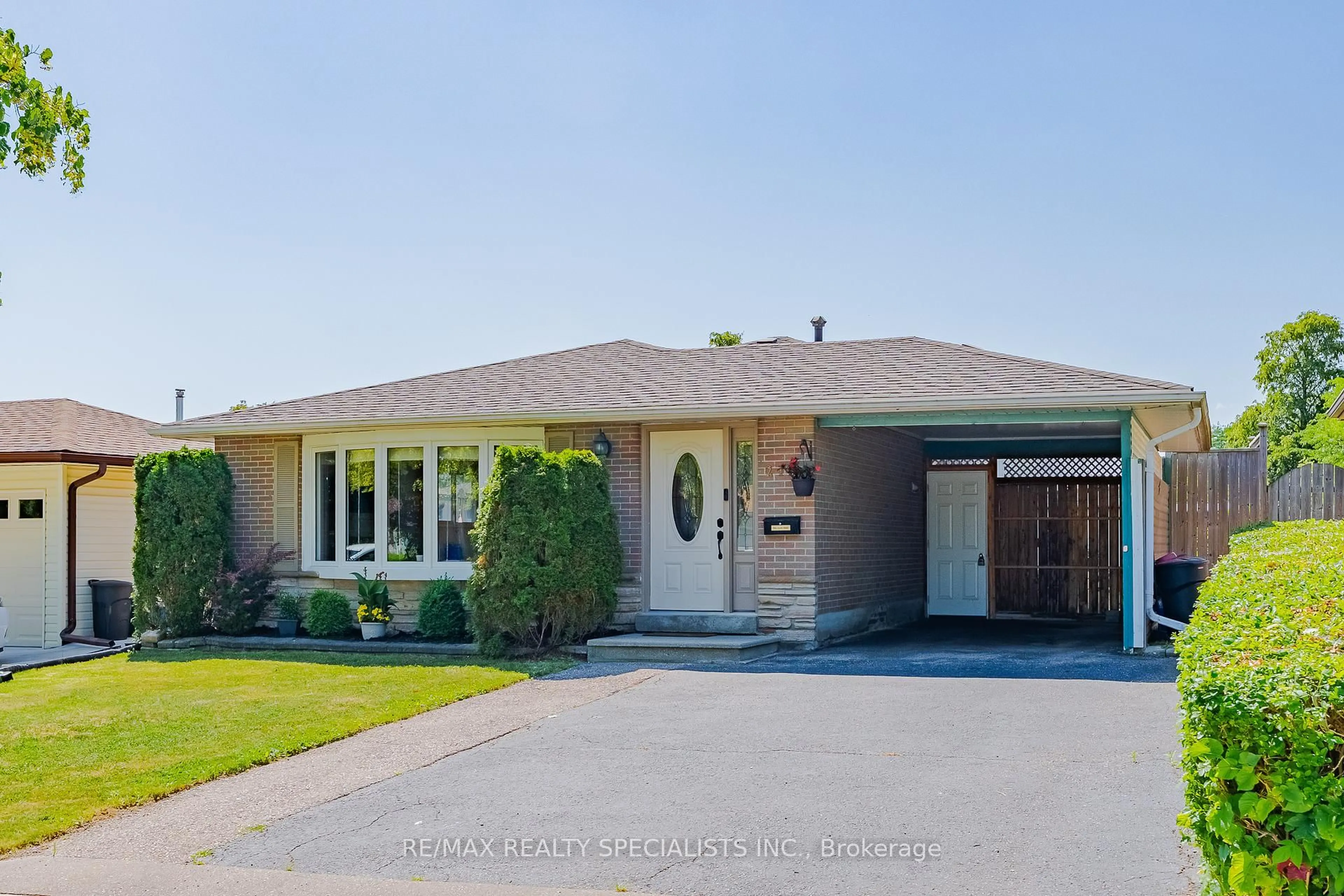 Home with brick exterior material, street for 211 Hazelglen Dr, Kitchener Ontario N2M 2E6