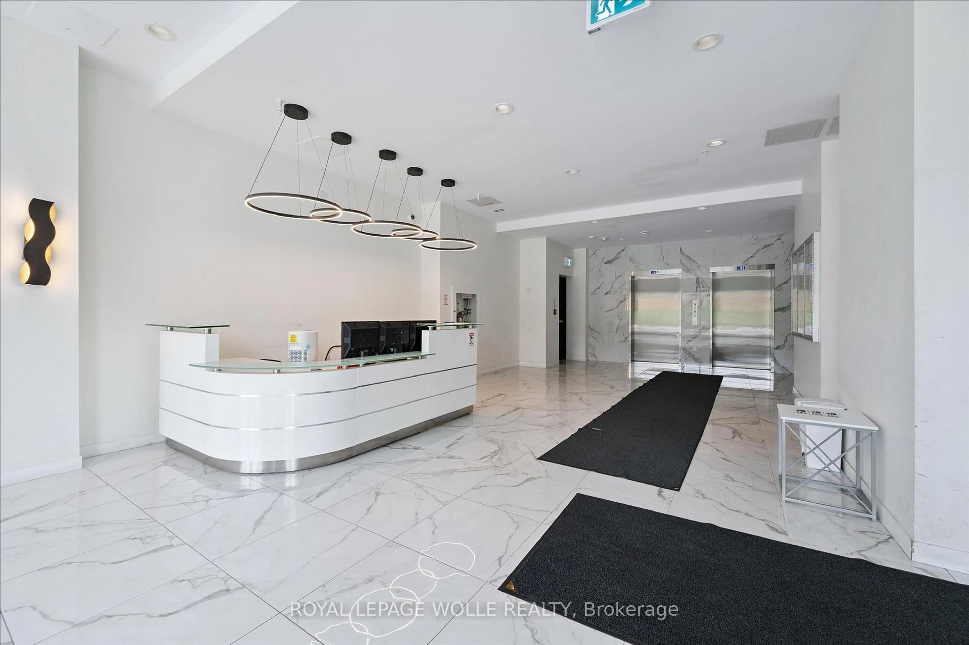 Lobby for 128 KING St #804, Waterloo Ontario N2J 2X9