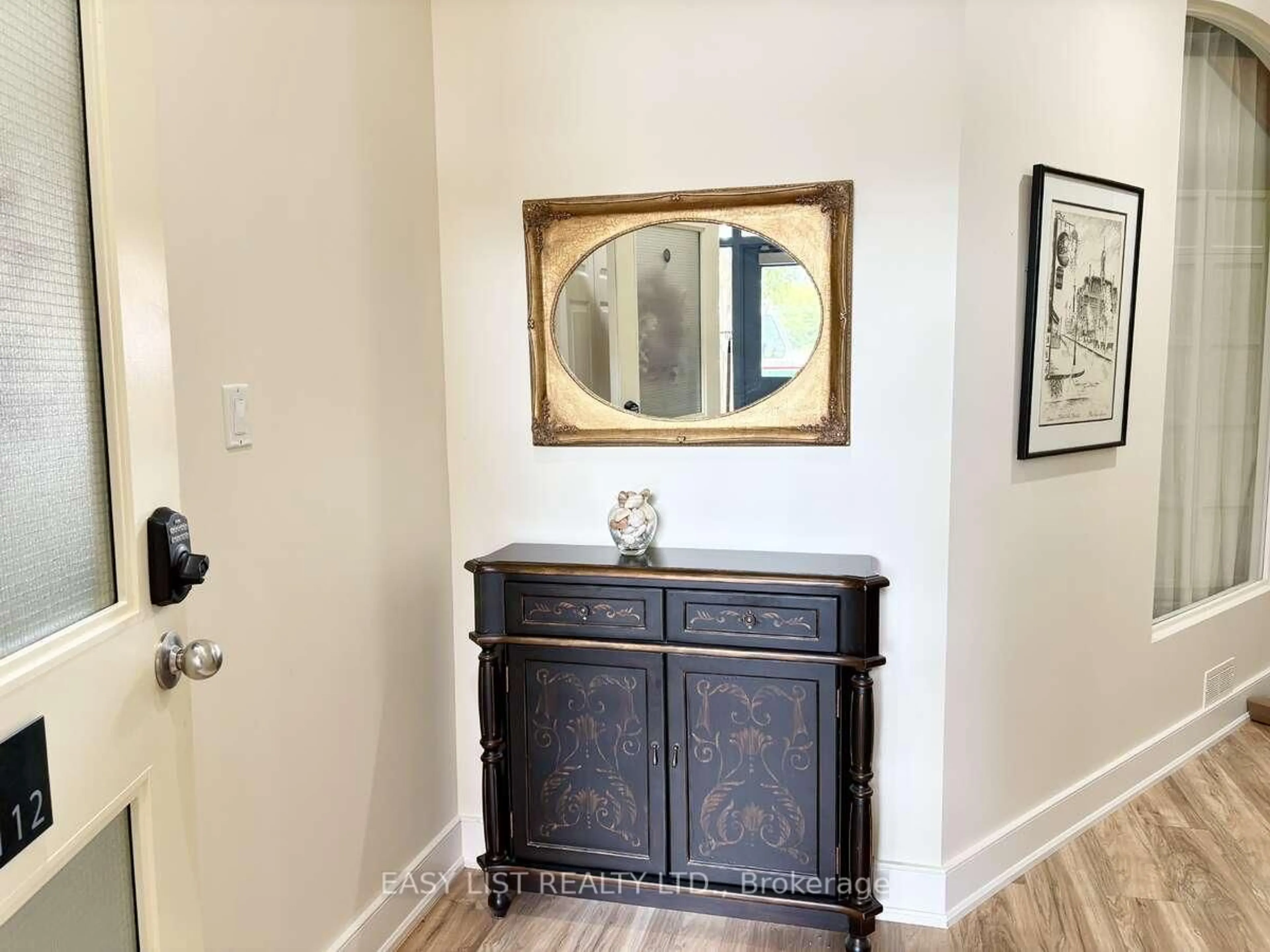 Indoor entryway for 83 Little Bridge St #112, Almonte Ontario K0A 1A0