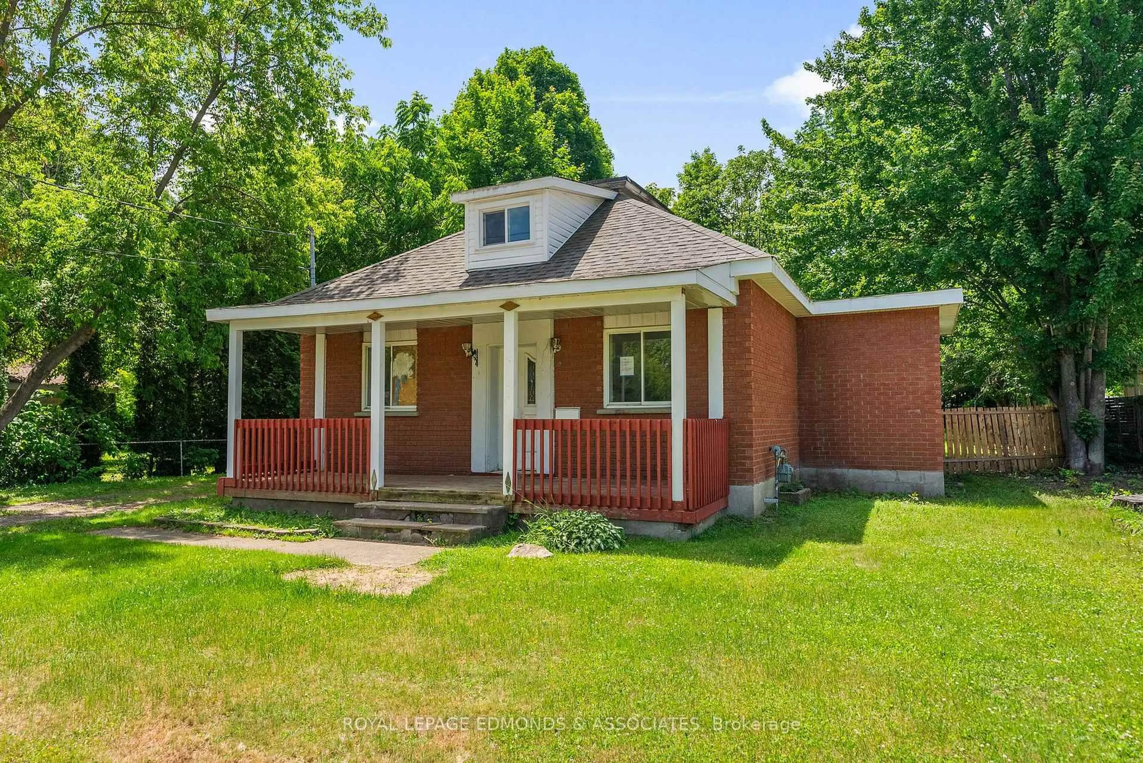 Home with brick exterior material, street for 668 Gordon St, Pembroke Ontario K8A 6J8
