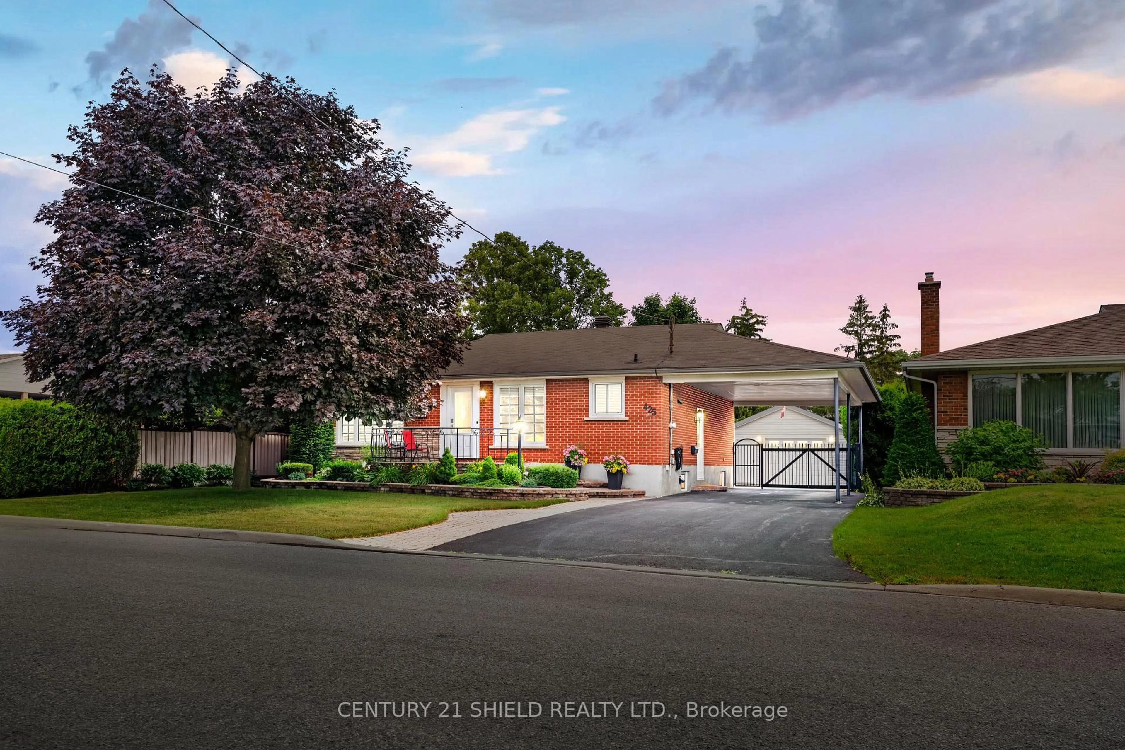 Home with brick exterior material, street for 425 Lynwood Dr, Cornwall Ontario K6H 5H2