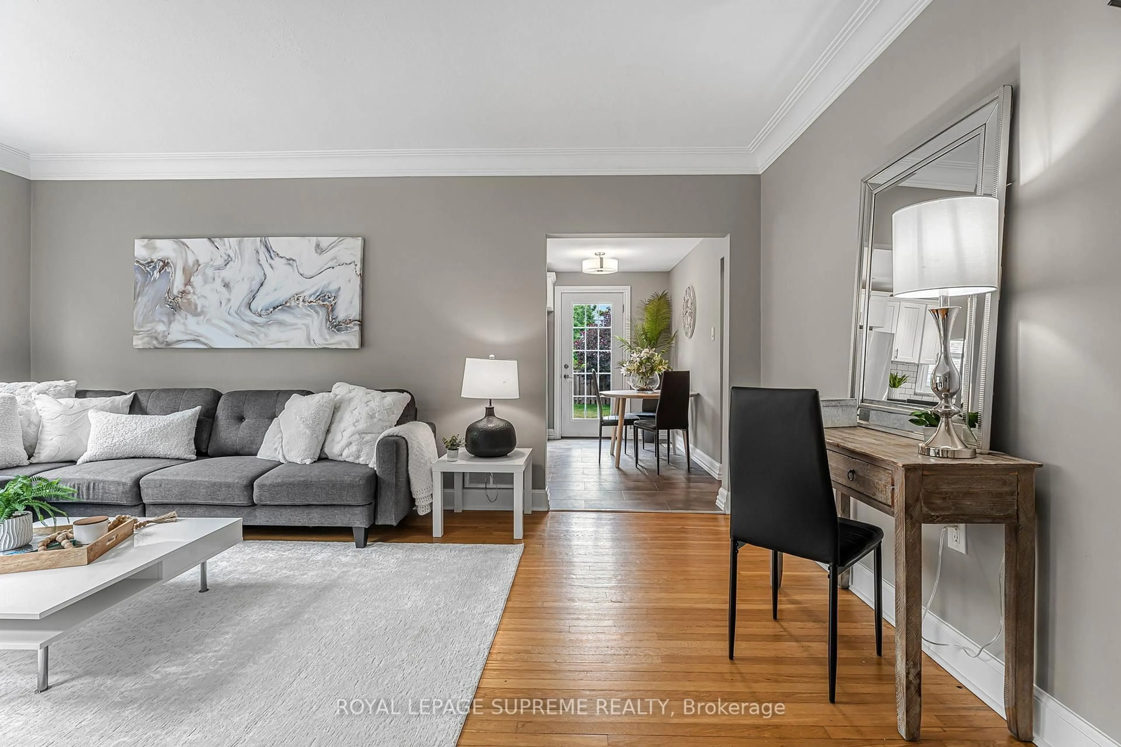 Living room with furniture, unknown for 30 Cameron Rd, St. Catharines Ontario L2P 3E2