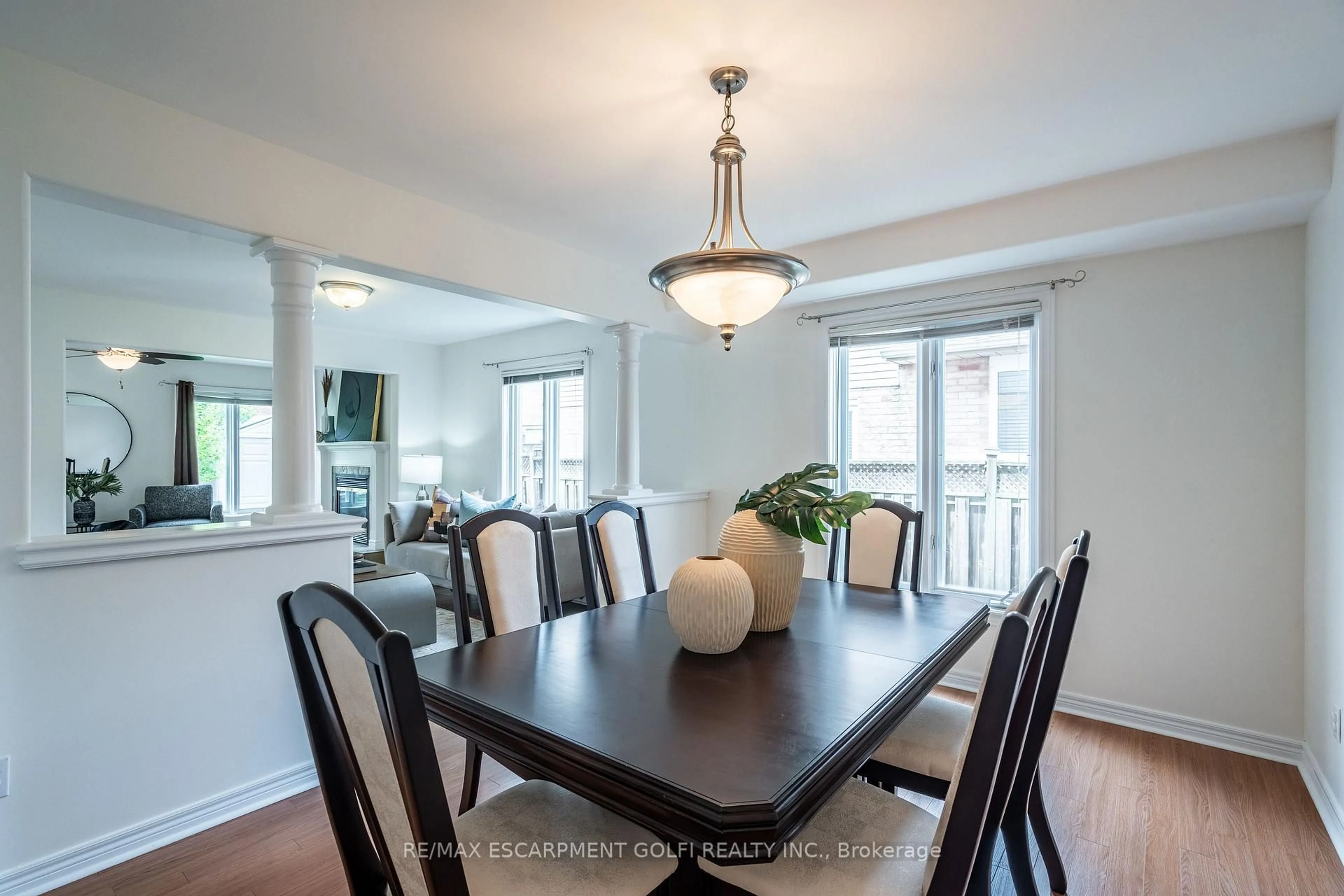 Dining room, wood/laminate floor for 200 SIRENTE Dr, Hamilton Ontario L9A 5H1