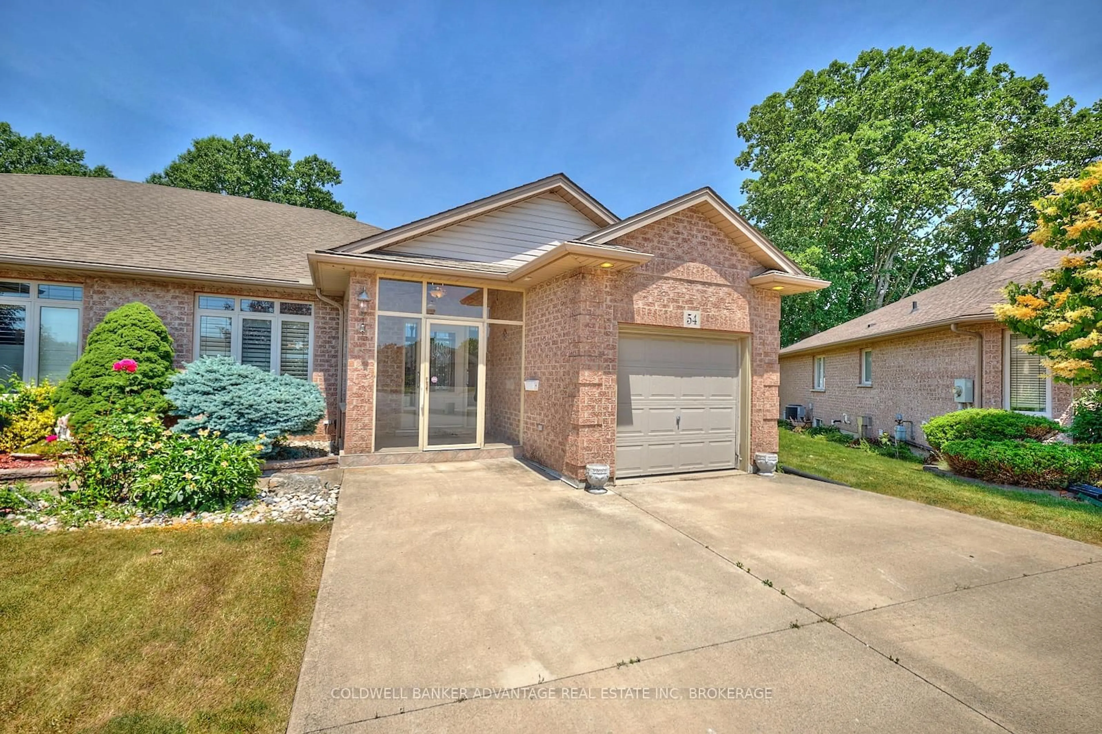 Home with brick exterior material, street for 54 BRIDGEWATER Crt, Welland Ontario L3C 7M6
