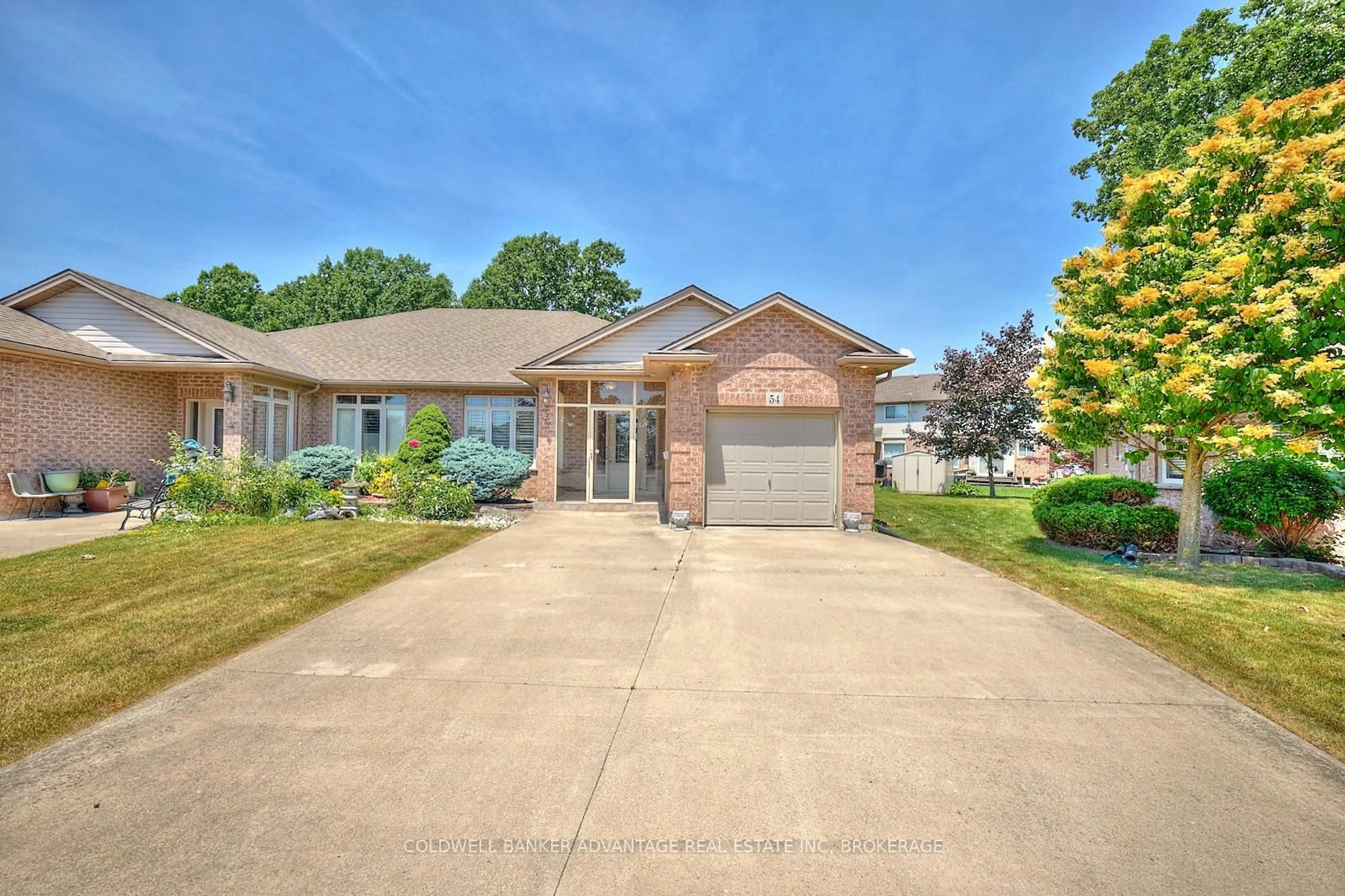 Home with brick exterior material, street for 54 BRIDGEWATER Crt, Welland Ontario L3C 7M6
