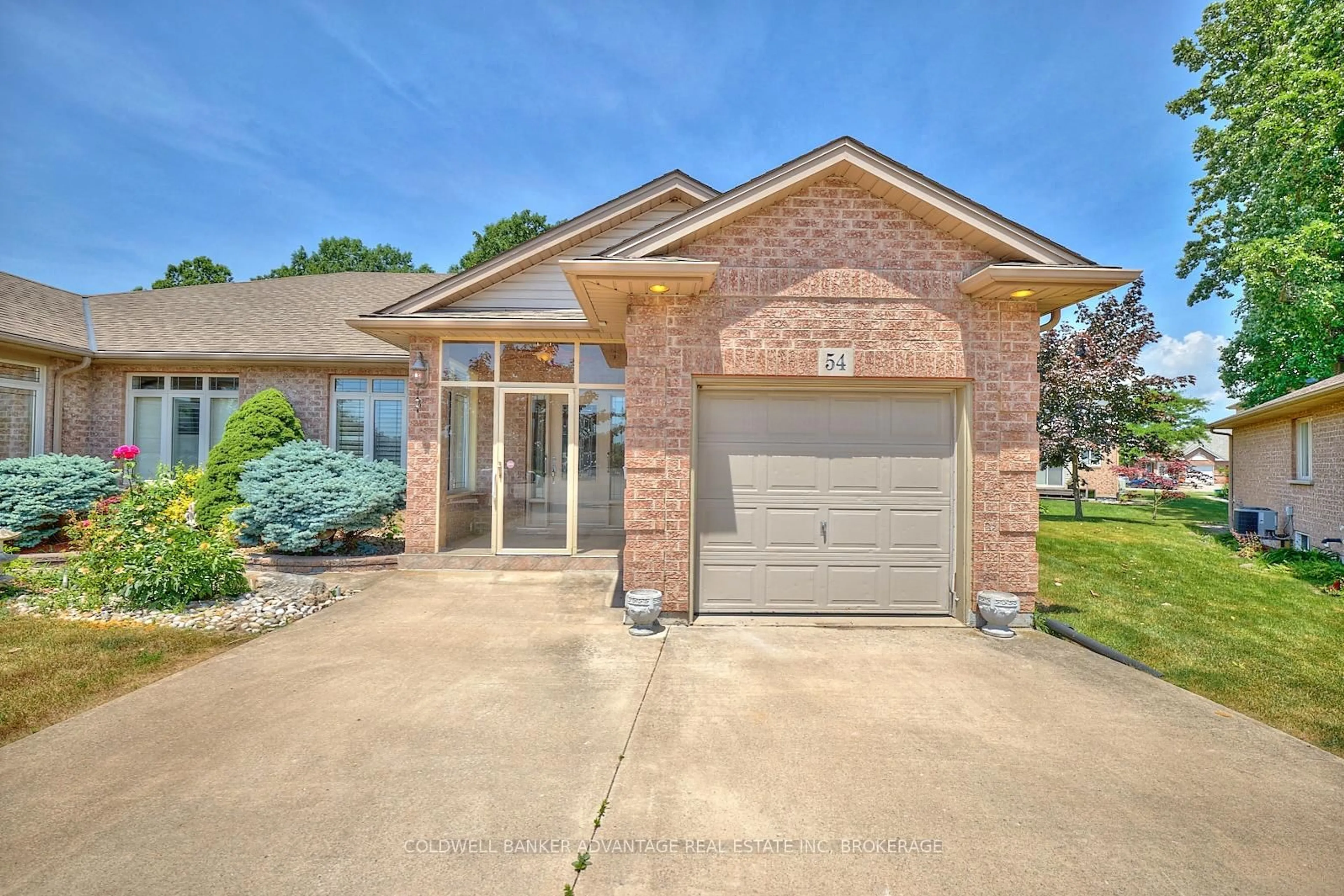 Home with brick exterior material, street for 54 BRIDGEWATER Crt, Welland Ontario L3C 7M6