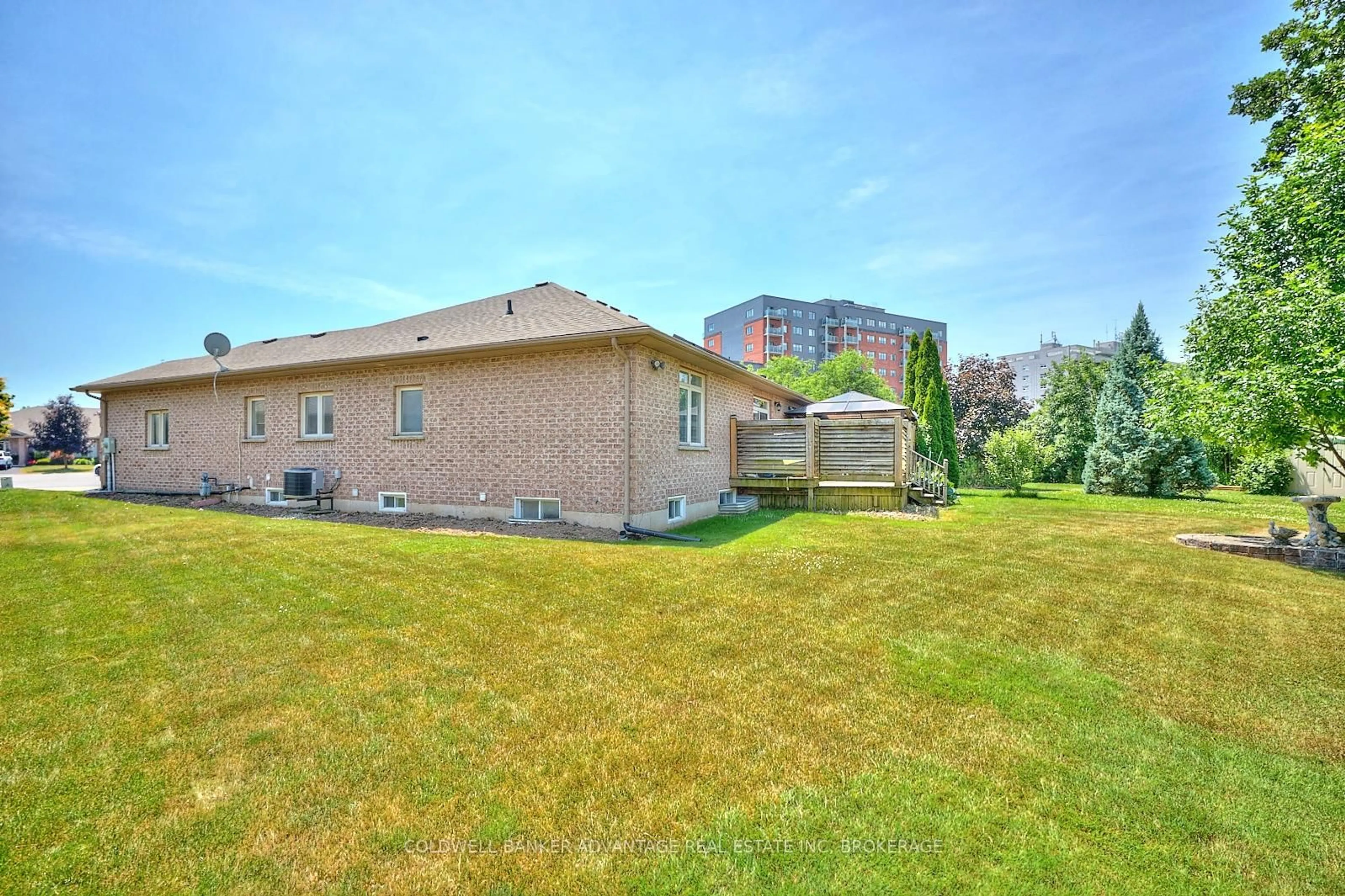 Patio, unknown for 54 BRIDGEWATER Crt, Welland Ontario L3C 7M6