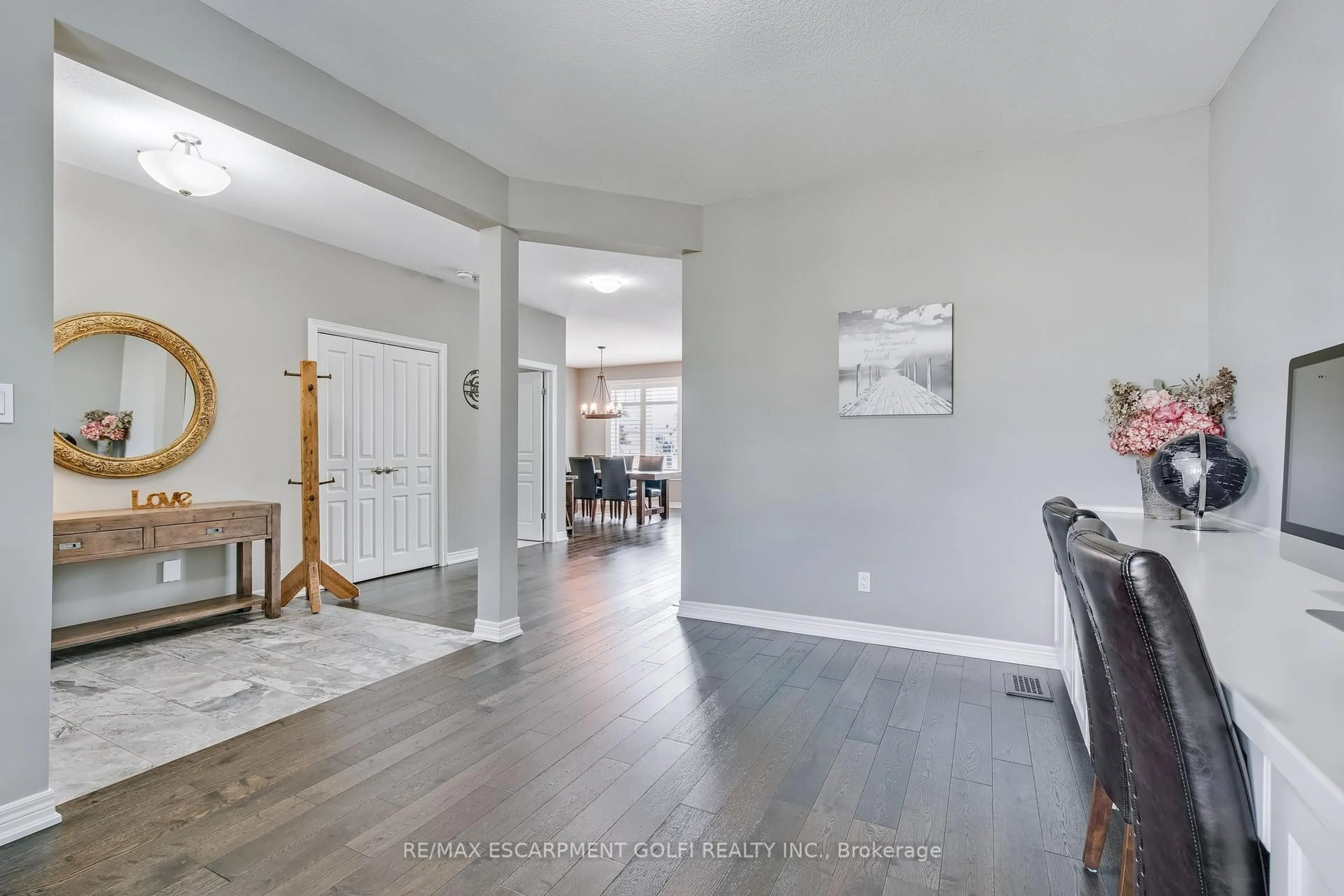 Indoor entryway for 87 ANASTASIA Blvd, West Lincoln Ontario L0R 2A0