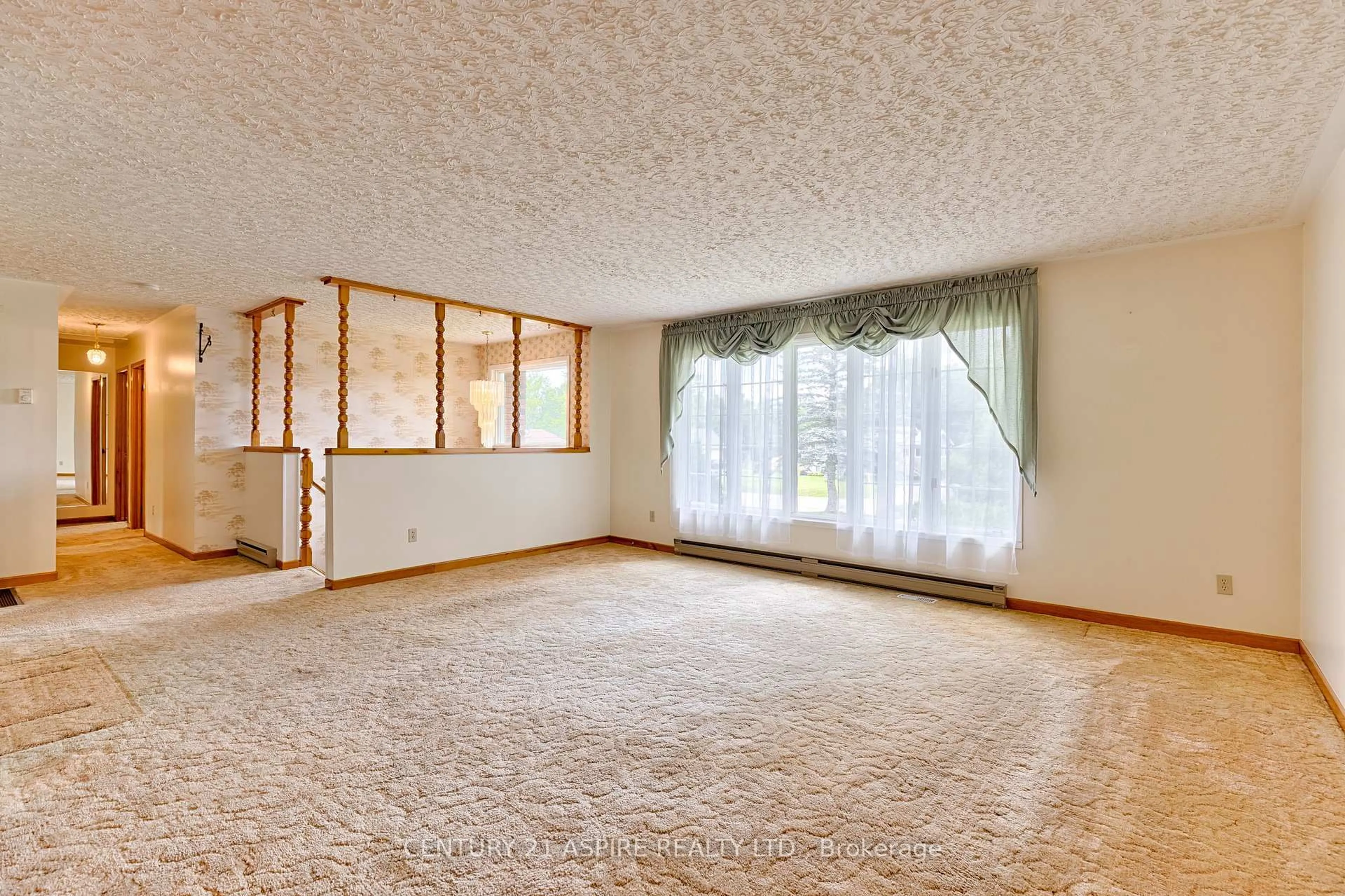 A pic of a room for 18 Biesenthal Rd, Petawawa Ontario K8H 2Y9