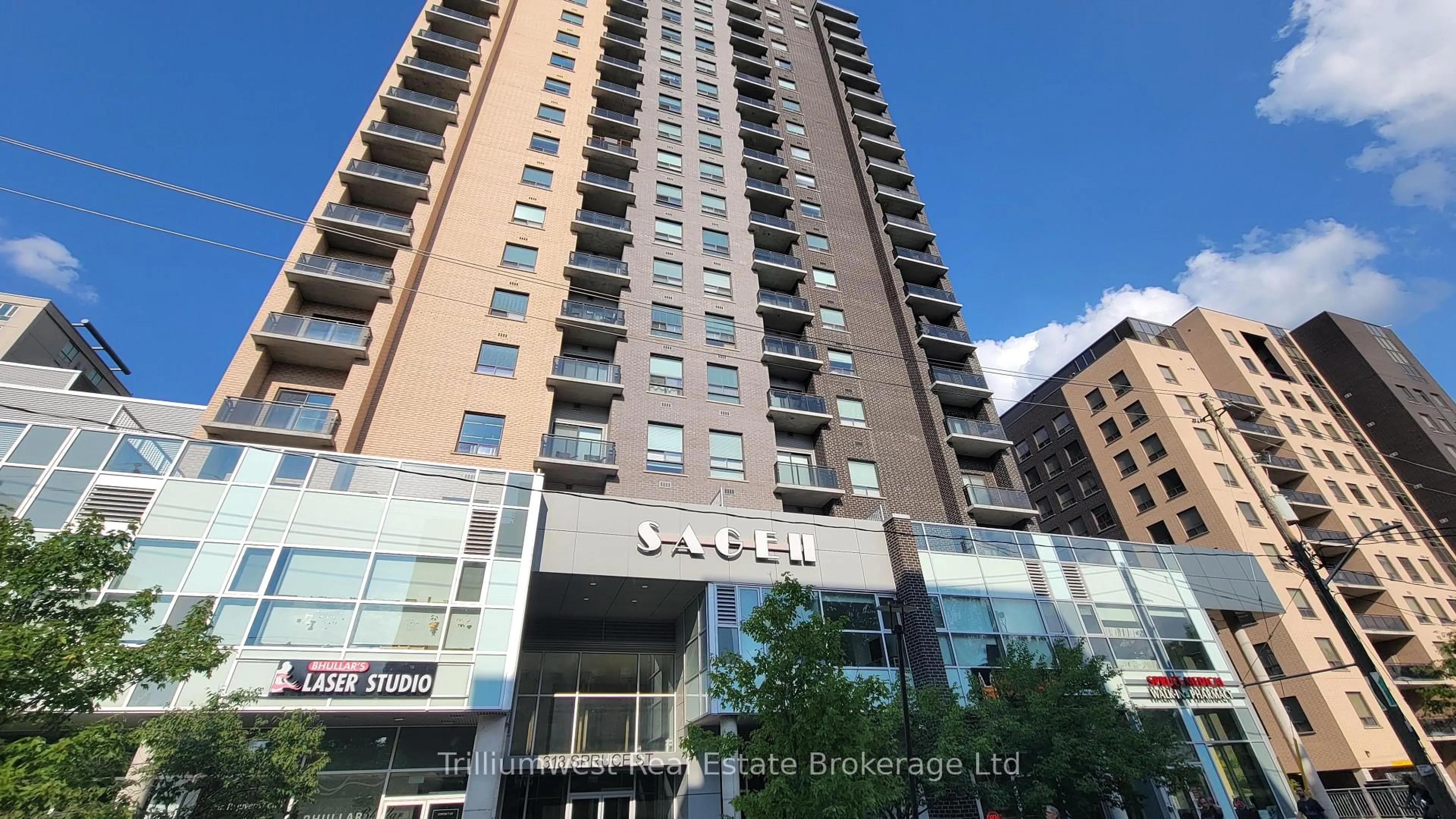 Patio, building for 318 Spruce St #1501, Waterloo Ontario N2L 0E9