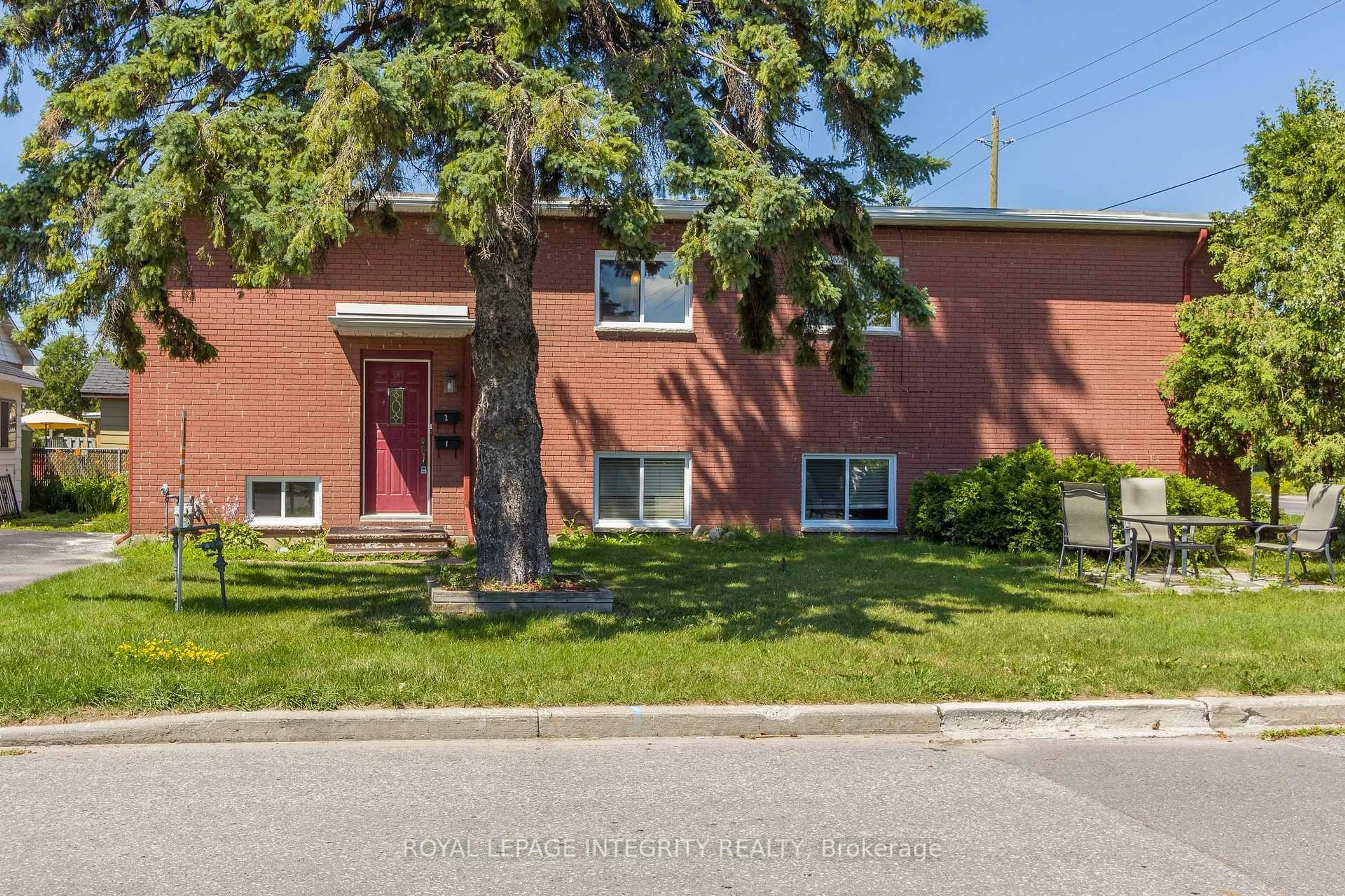 Home with brick exterior material, street for 392 Tremblay Rd, Ottawa Ontario K1G 0B8