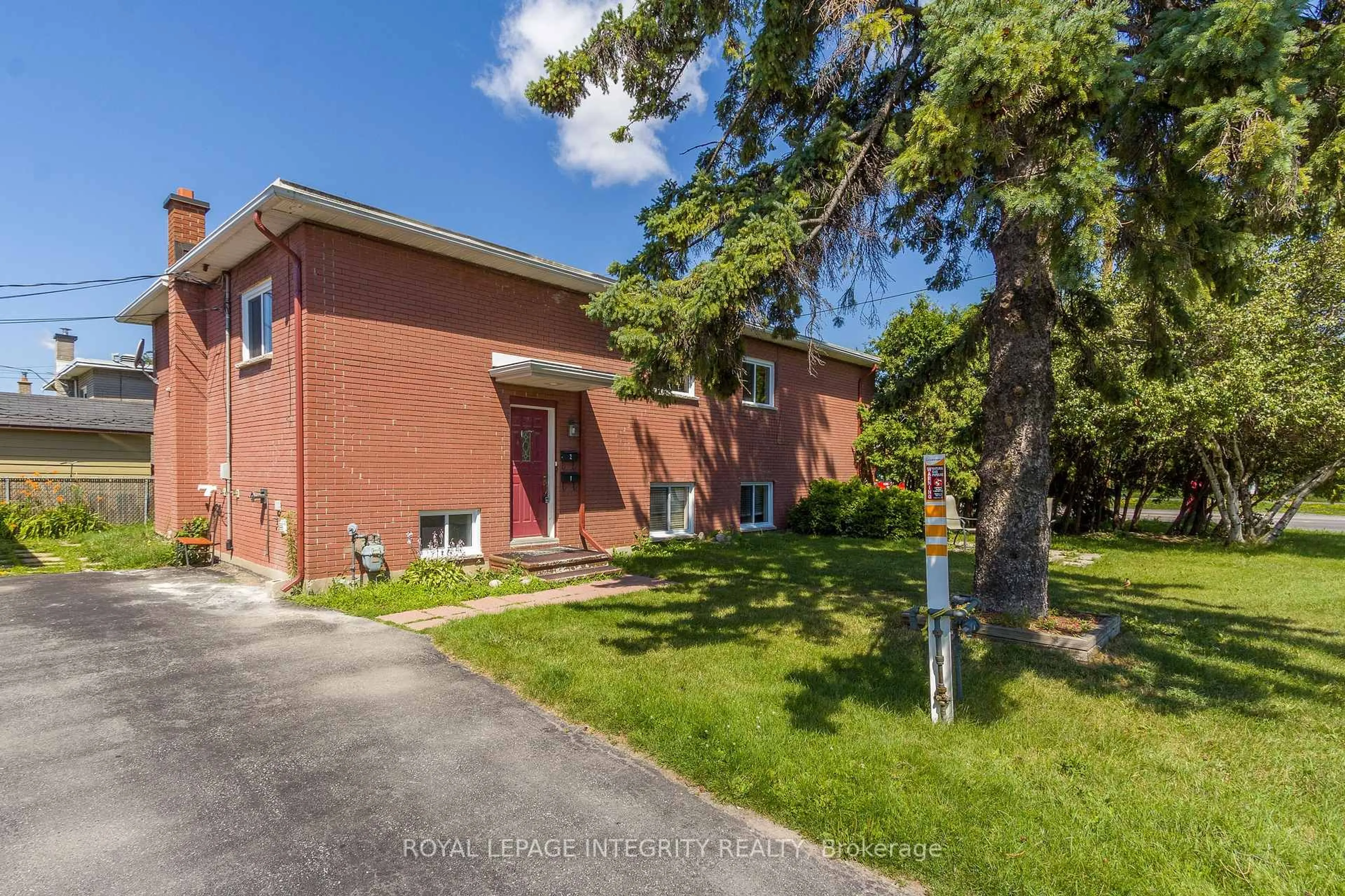 Home with brick exterior material, street for 392 Tremblay Rd, Ottawa Ontario K1G 0B8