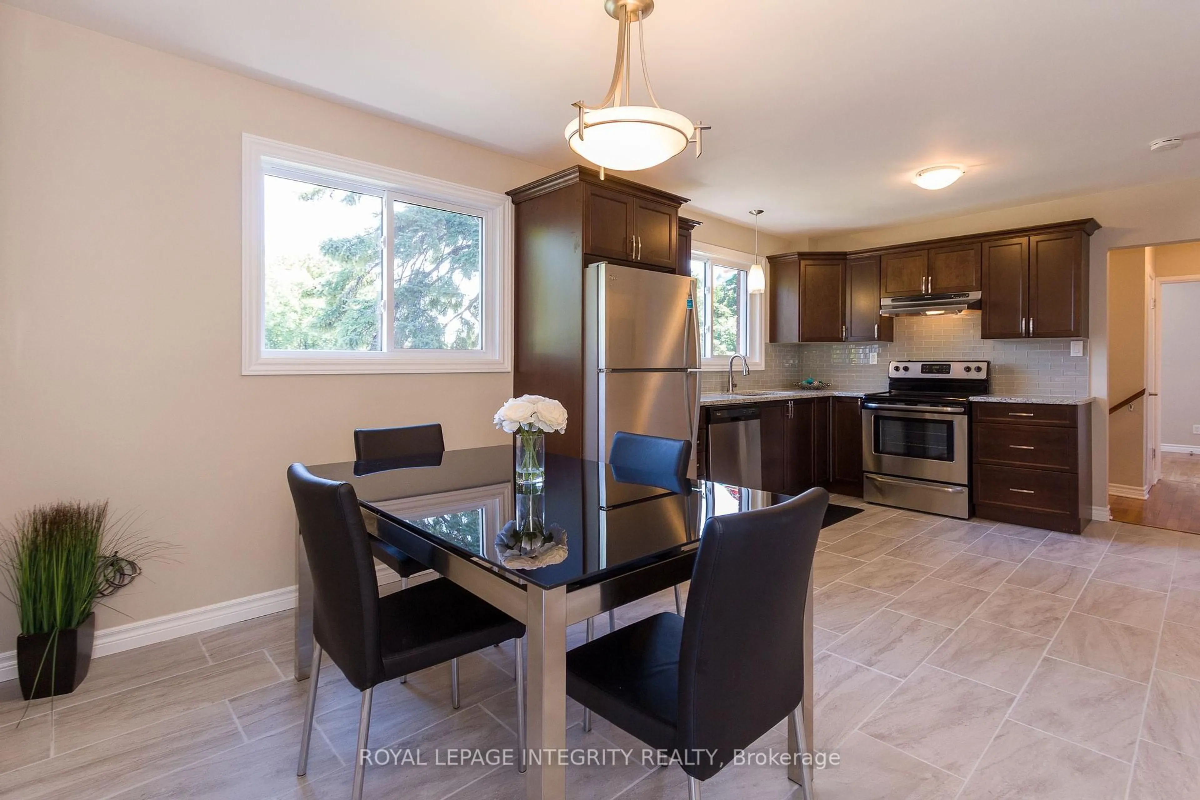 Unknown for 392 Tremblay Rd, Ottawa Ontario K1G 0B8