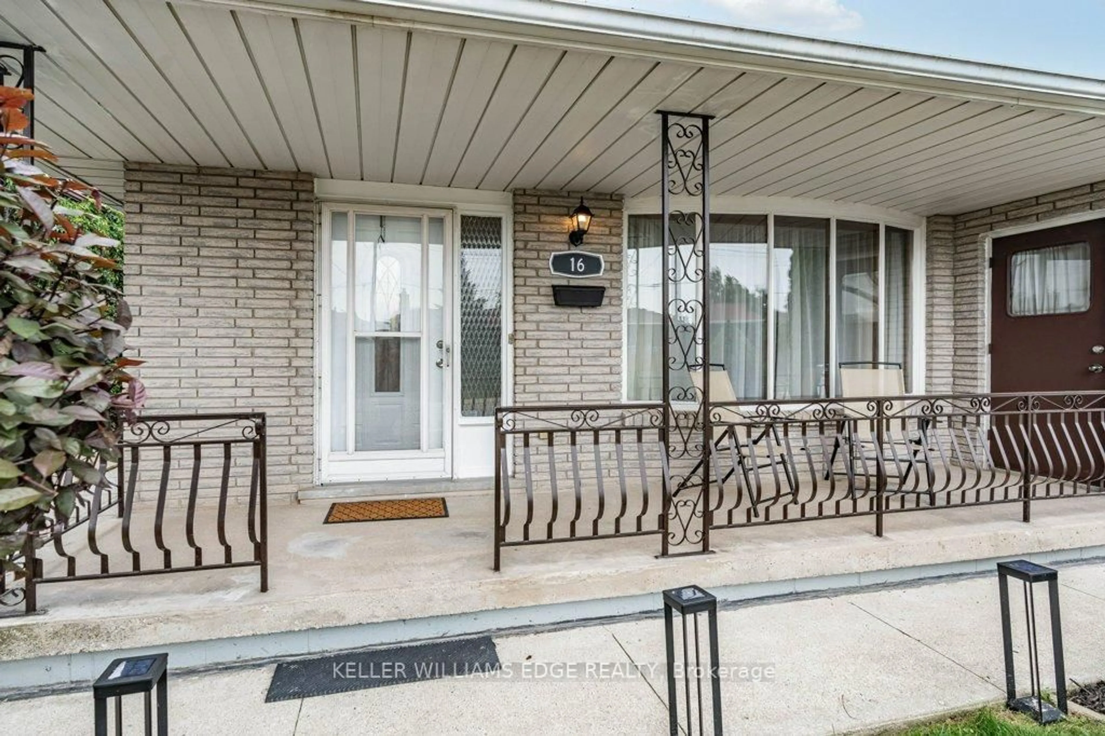 Unknown for 16 Evelyn St, Hamilton Ontario L8E 3K2