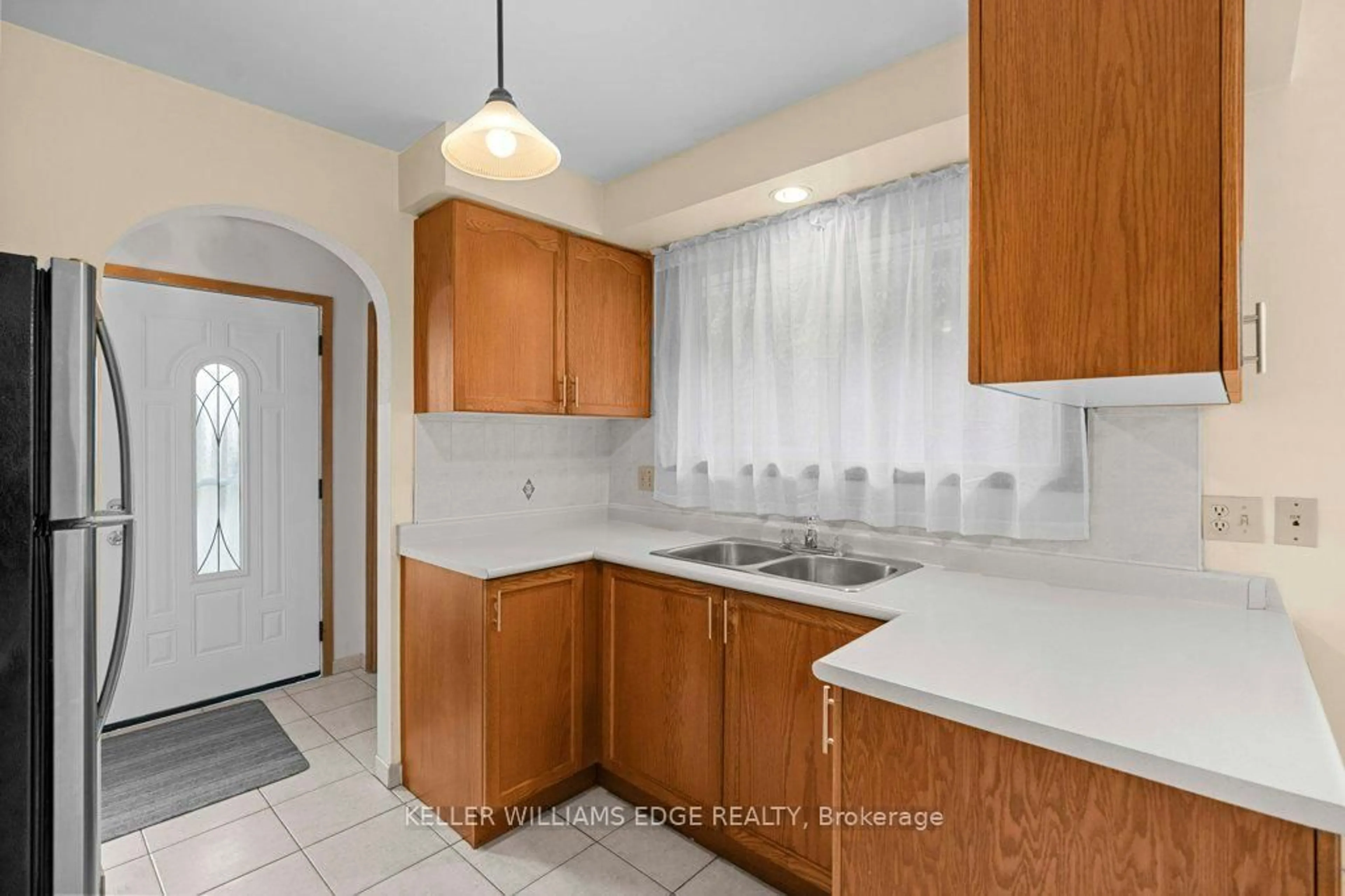 Standard kitchen, unknown for 16 Evelyn St, Hamilton Ontario L8E 3K2