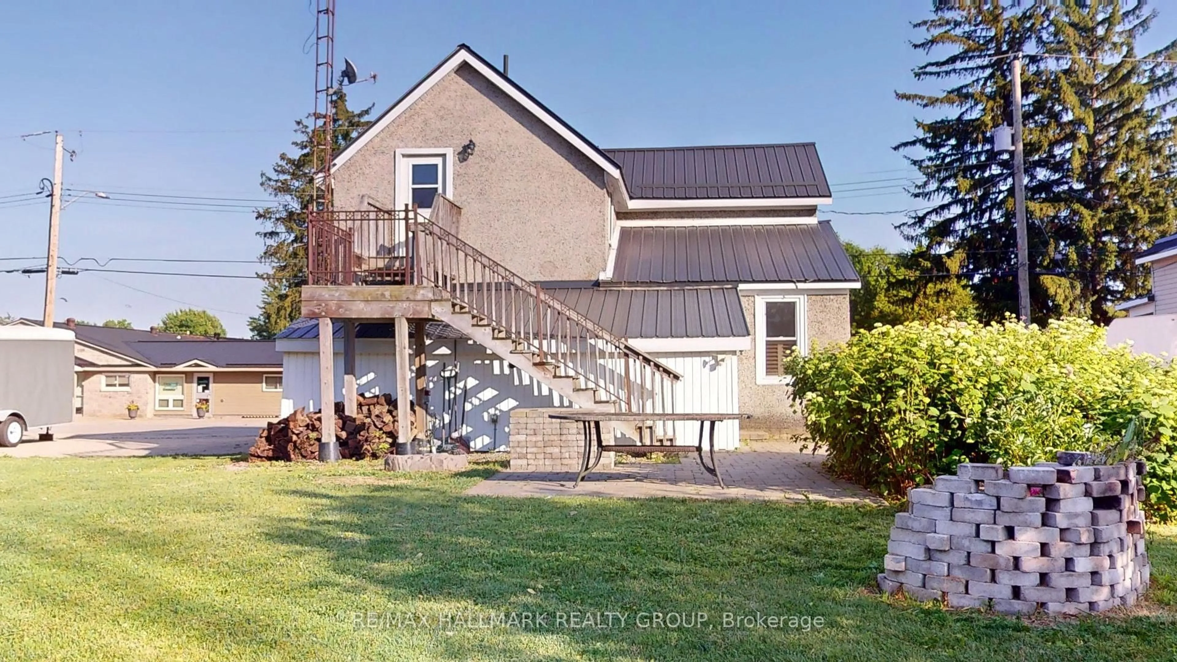 Unknown for 10 Wellington St, Athens Ontario K0E 1B0