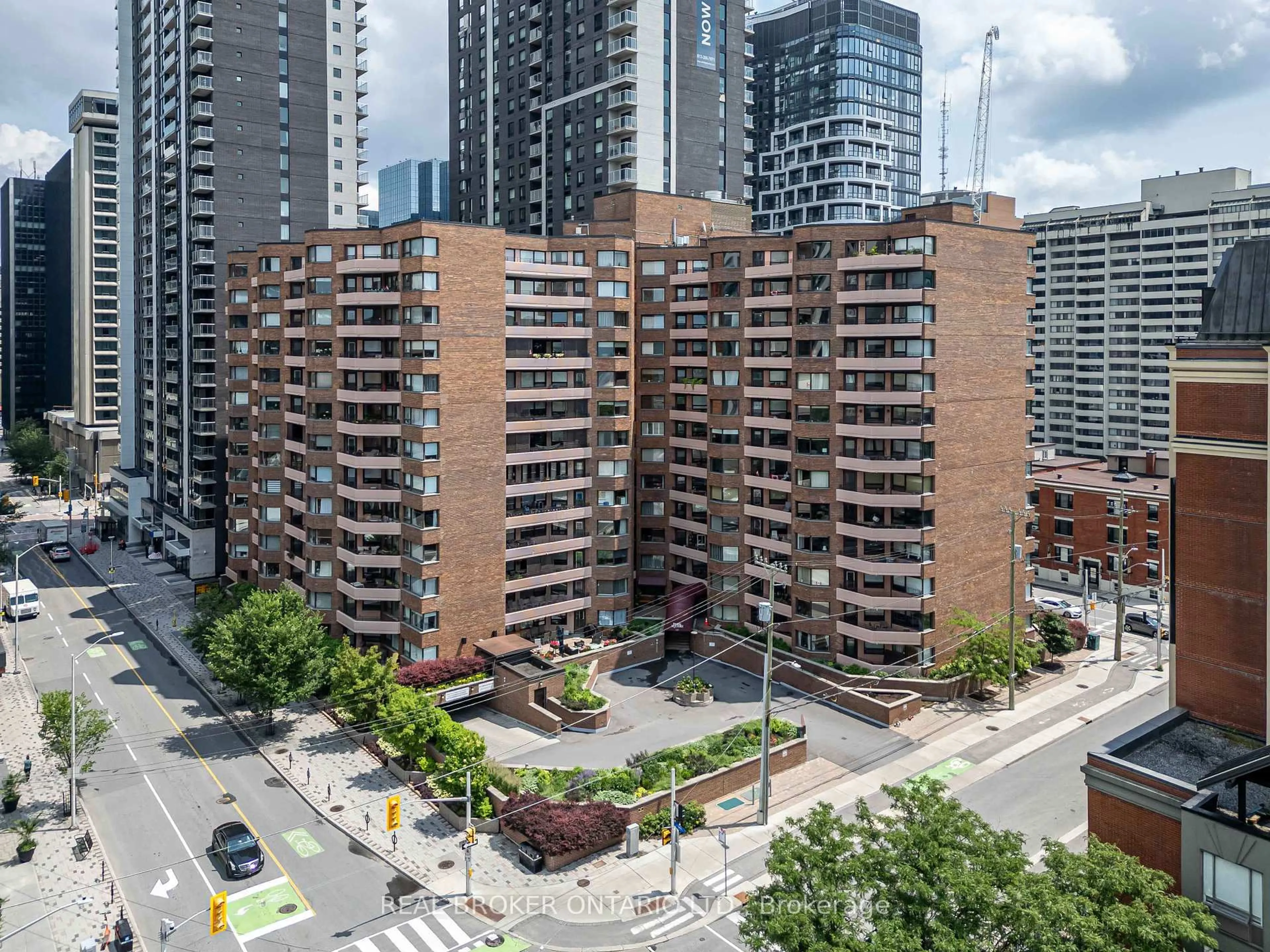 A pic from outside/outdoor area/front of a property/back of a property/a pic from drone, city buildings view from balcony for 151 Bay St #1402, Ottawa Ontario K1R 7T2