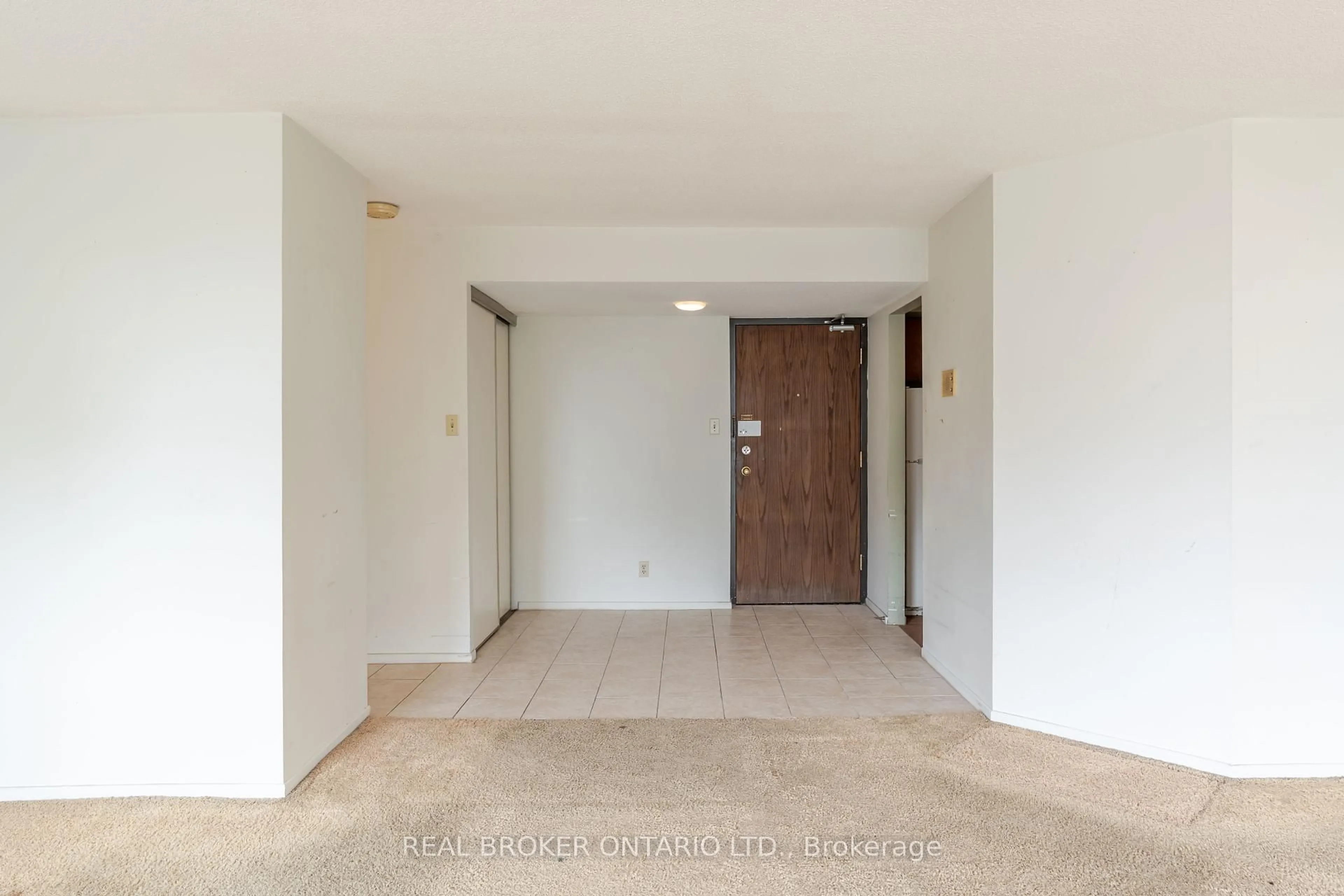 Unknown for 151 Bay St #1402, Ottawa Ontario K1R 7T2