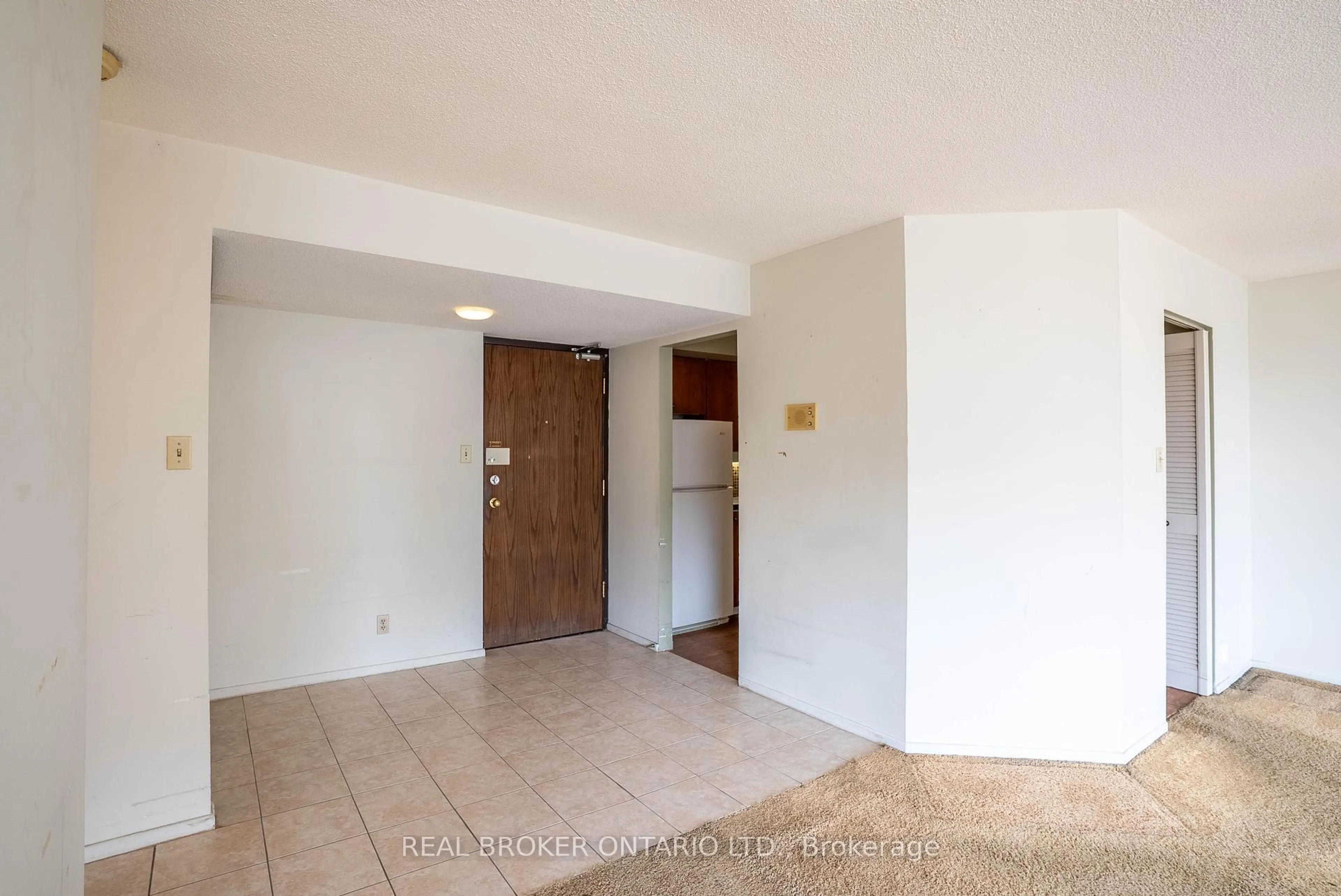 Unknown for 151 Bay St #1402, Ottawa Ontario K1R 7T2