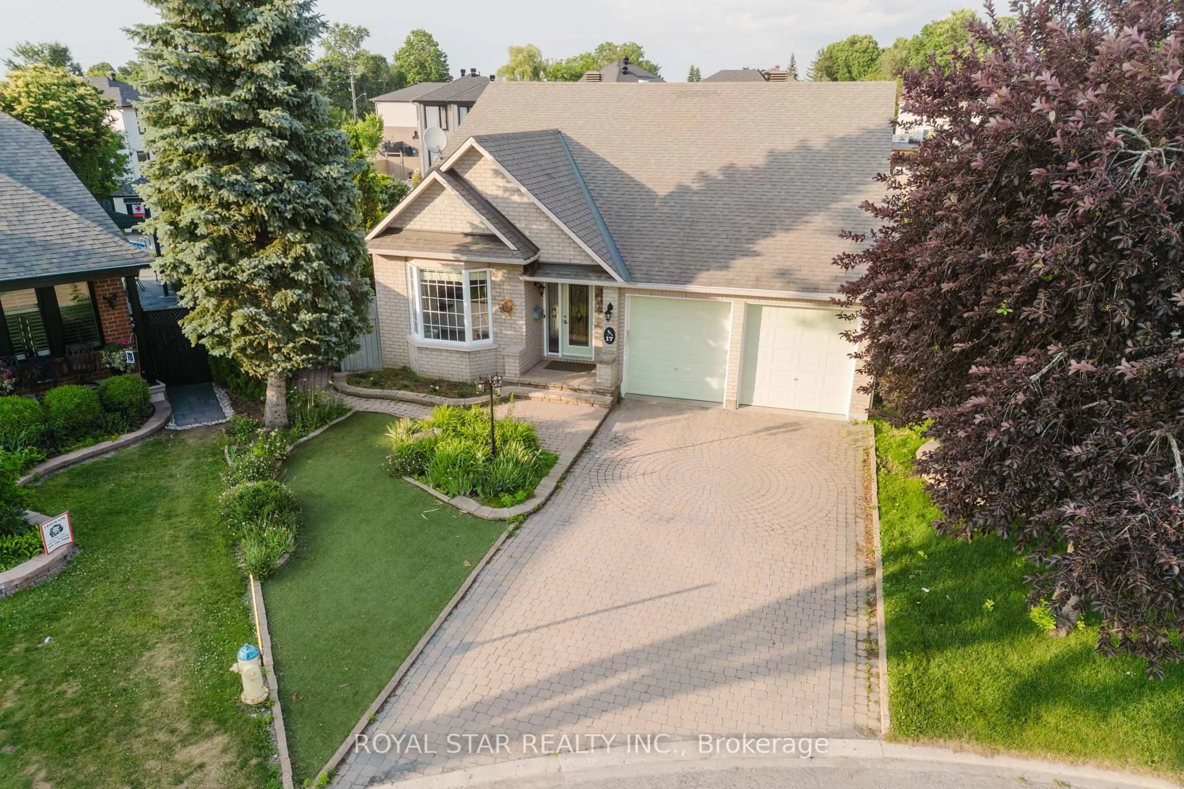 A pic from outside/outdoor area/front of a property/back of a property/a pic from drone, street for 17 Settler's Ridge Way, Ottawa Ontario K2J 4V3