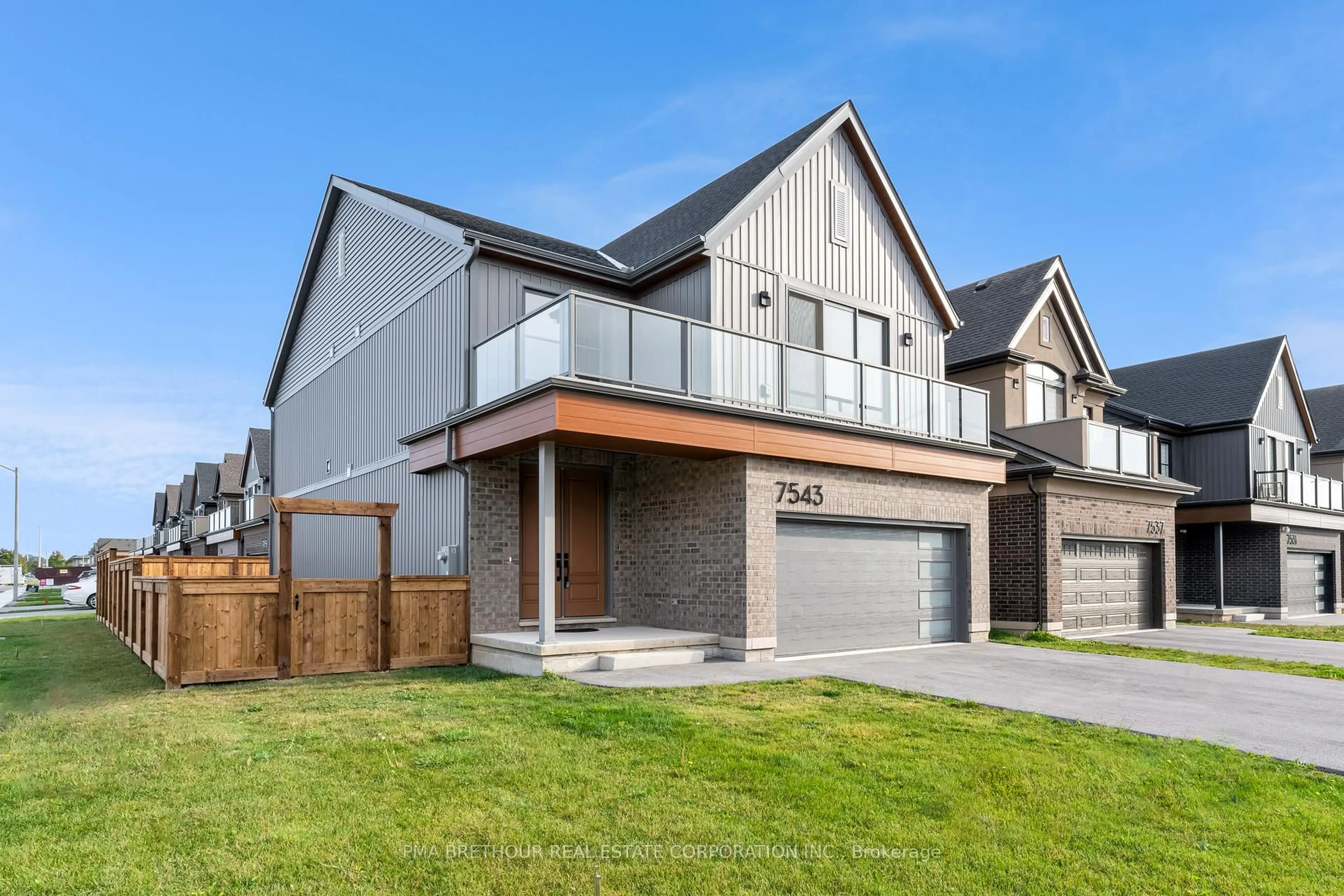 Home with brick exterior material, street for 7543 Splendour Dr, Niagara Falls Ontario L2H 3V8