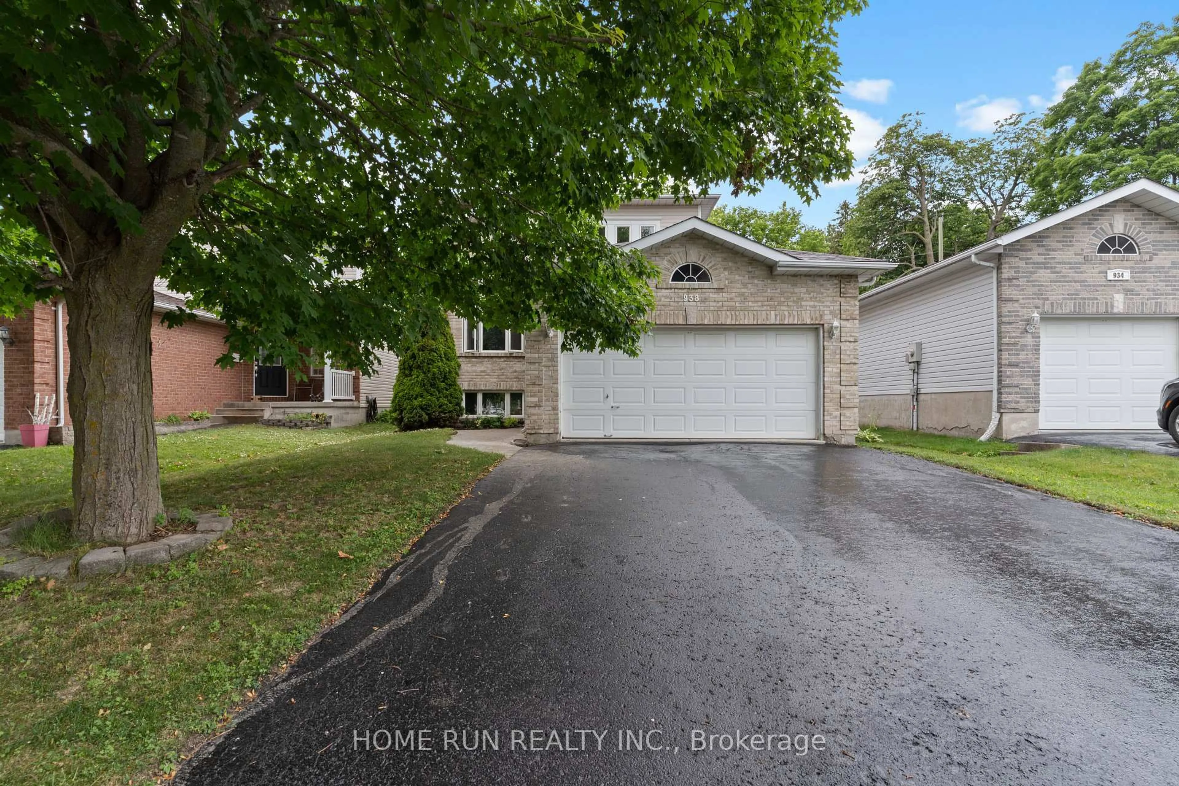 Unknown for 938 Lombardy St, Kingston Ontario K7M 9C2