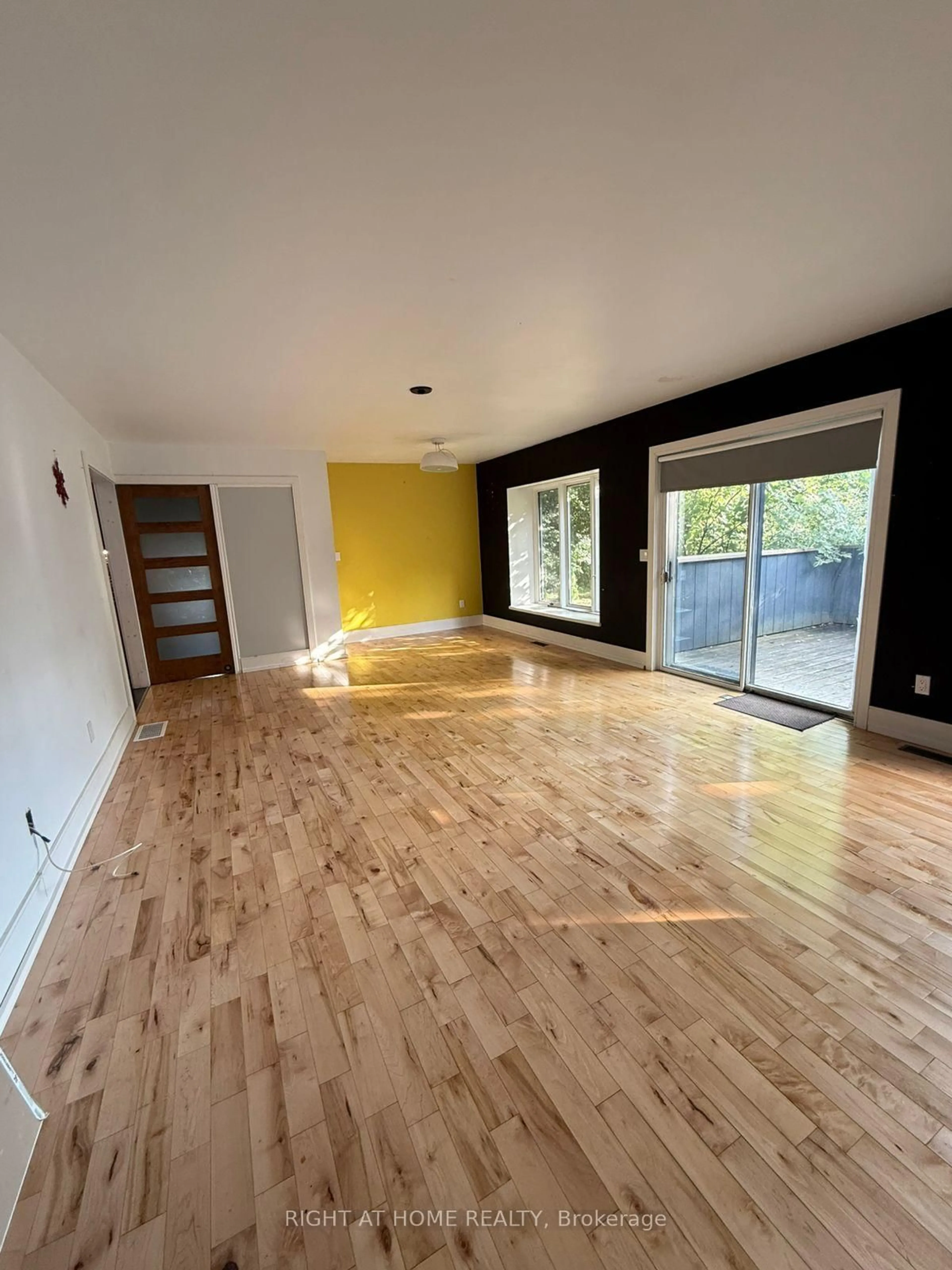 A pic of a room for 231 MICHAELMAS St, London East Ontario N5Y 1N2