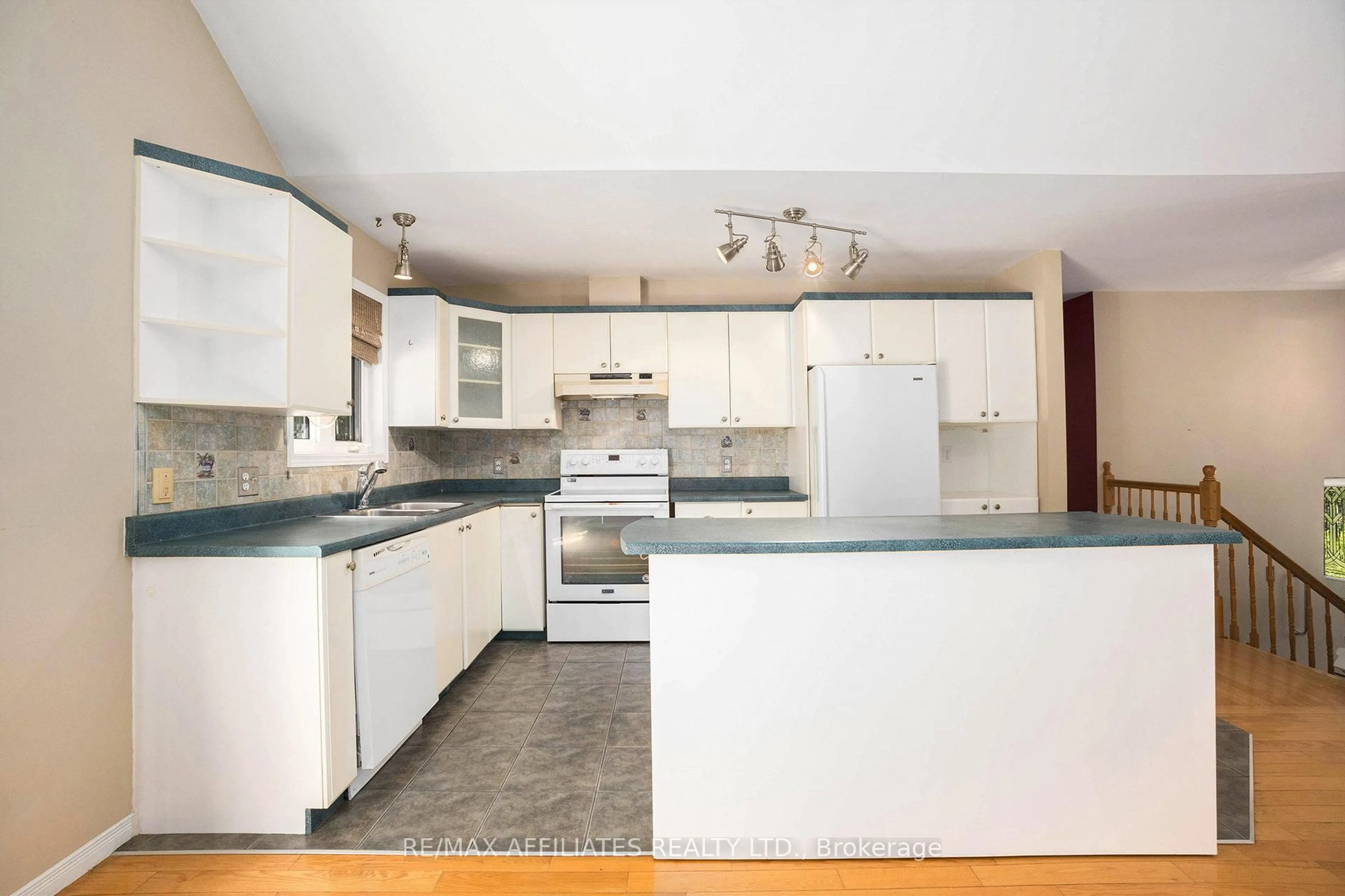 Standard kitchen, unknown for 249 Ramage Rd, Clarence-Rockland Ontario K4K 1K7