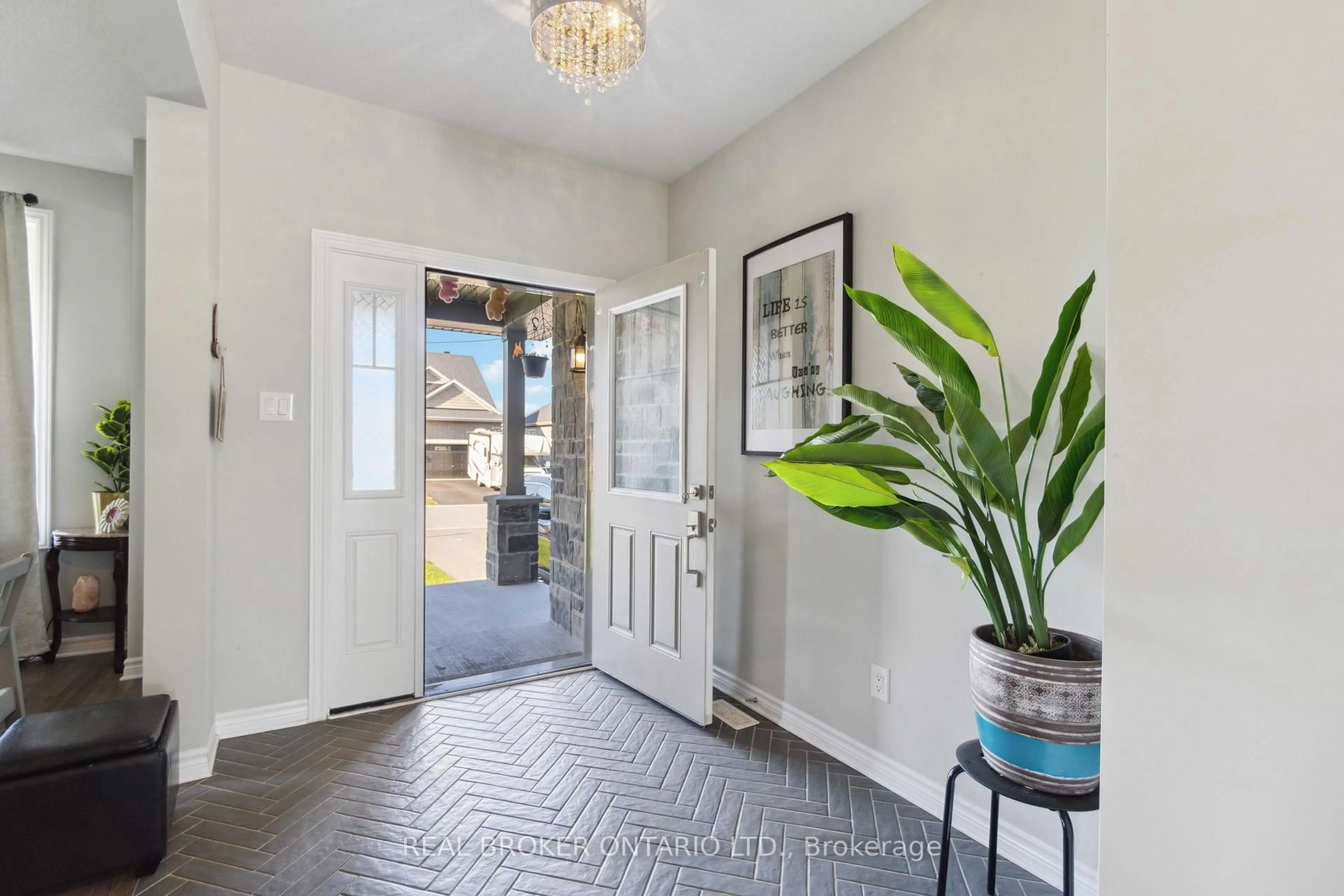 Indoor entryway for 28 Sopwith Private, Carp Ontario K0A 1L0
