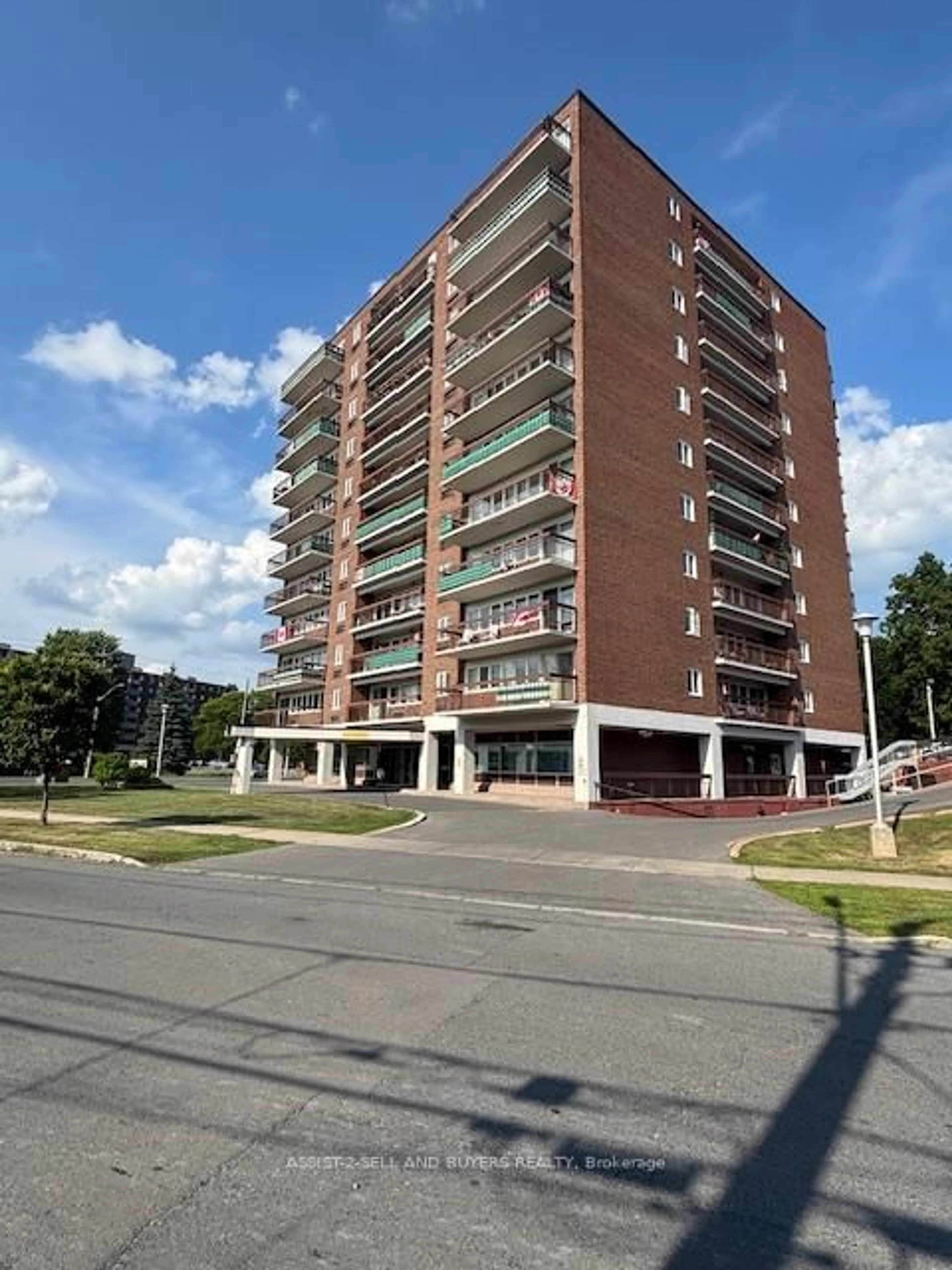 A pic from outside/outdoor area/front of a property/back of a property/a pic from drone, building for 308 Second St #708, Cornwall Ontario K6H 1Z1